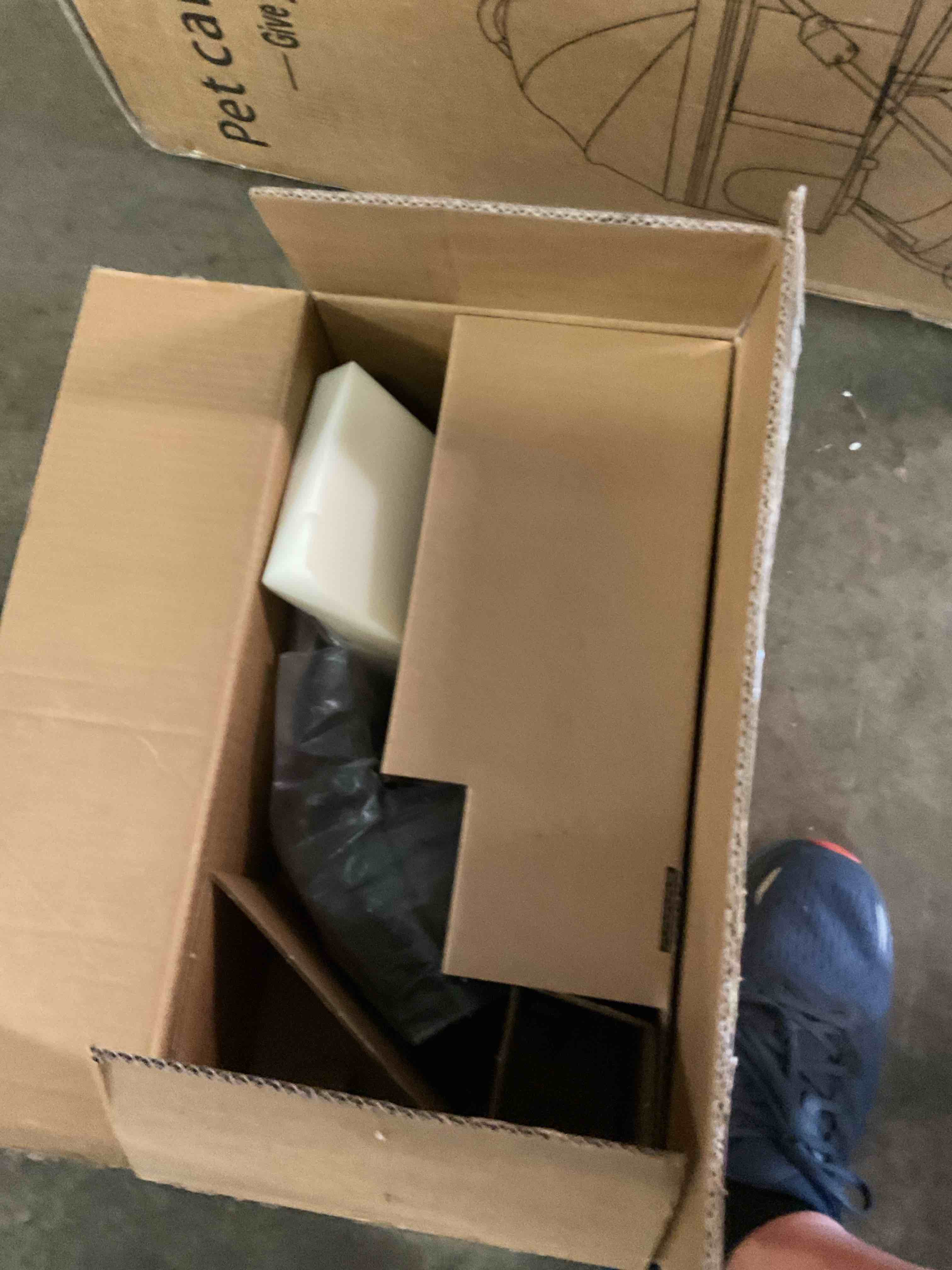 https://s3.amazonaws.com/lotting-images-prod/bidfta/PPE2486782_1757622311192.jpeg