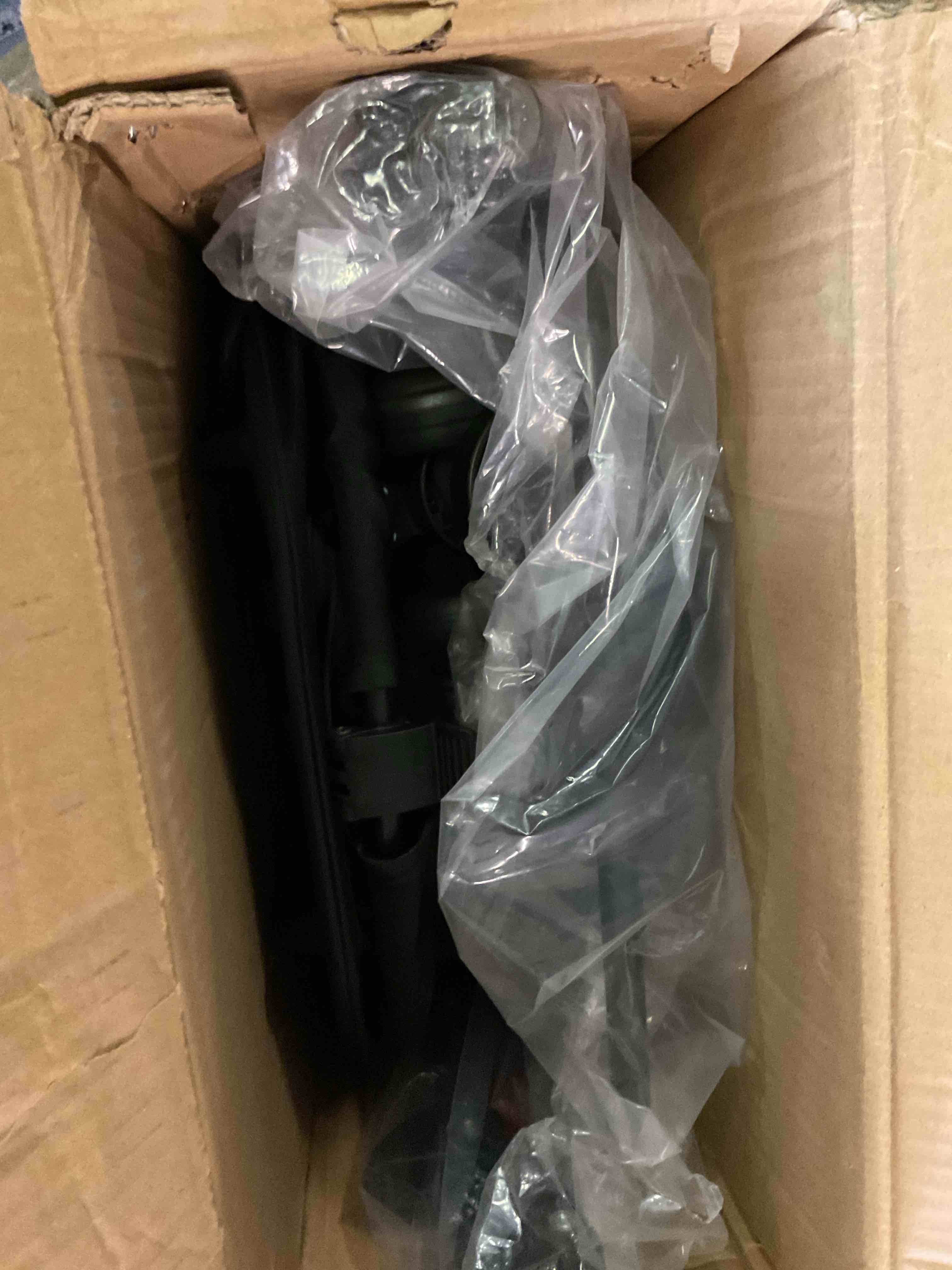 https://s3.amazonaws.com/lotting-images-prod/bidfta/PPE2486783_1757622393923.jpeg