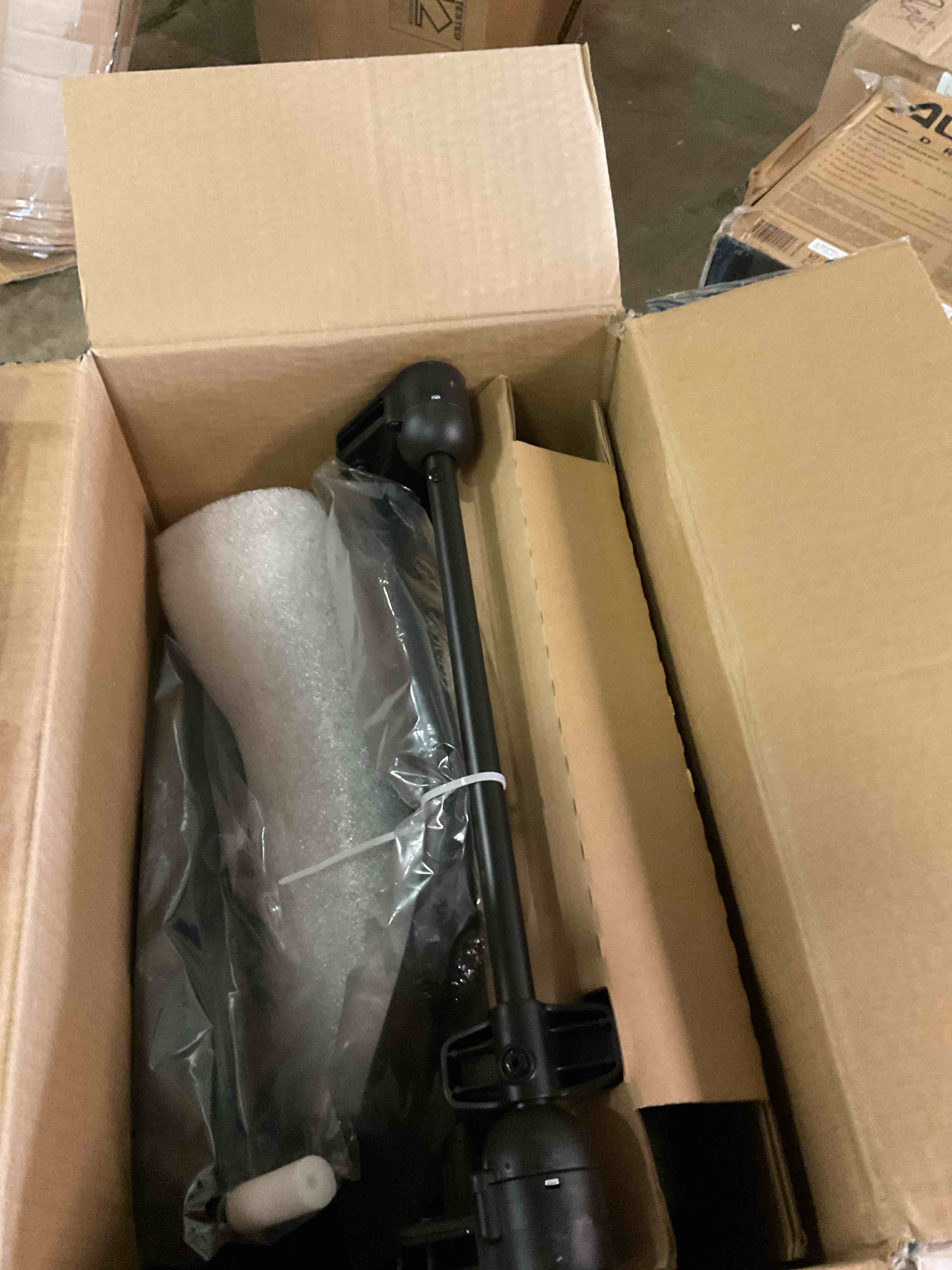 https://s3.amazonaws.com/lotting-images-prod/bidfta/PPE2486787_1757622722652.jpeg