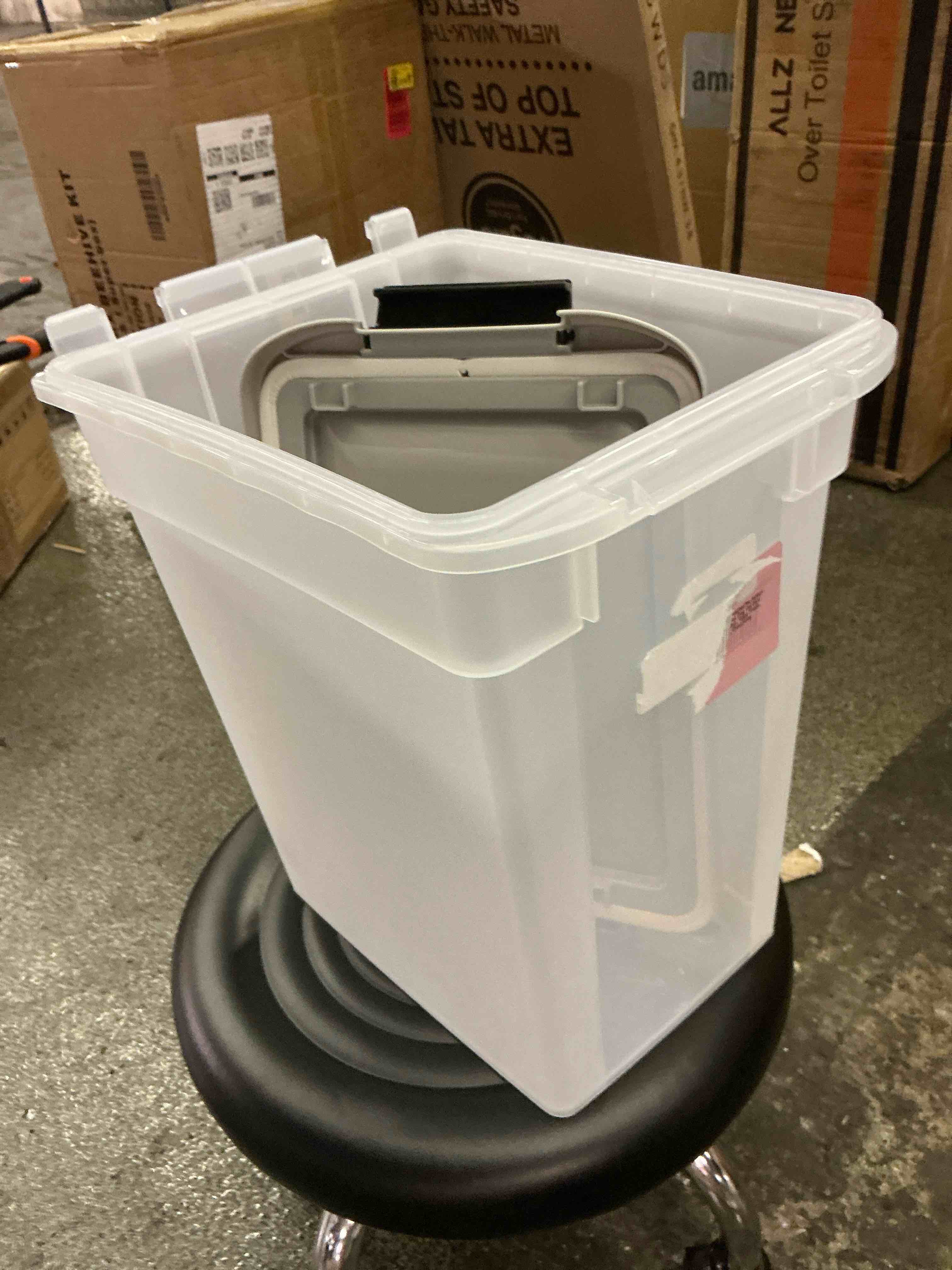 https://s3.amazonaws.com/lotting-images-prod/bidfta/PPE2486926_1759199038727.jpeg