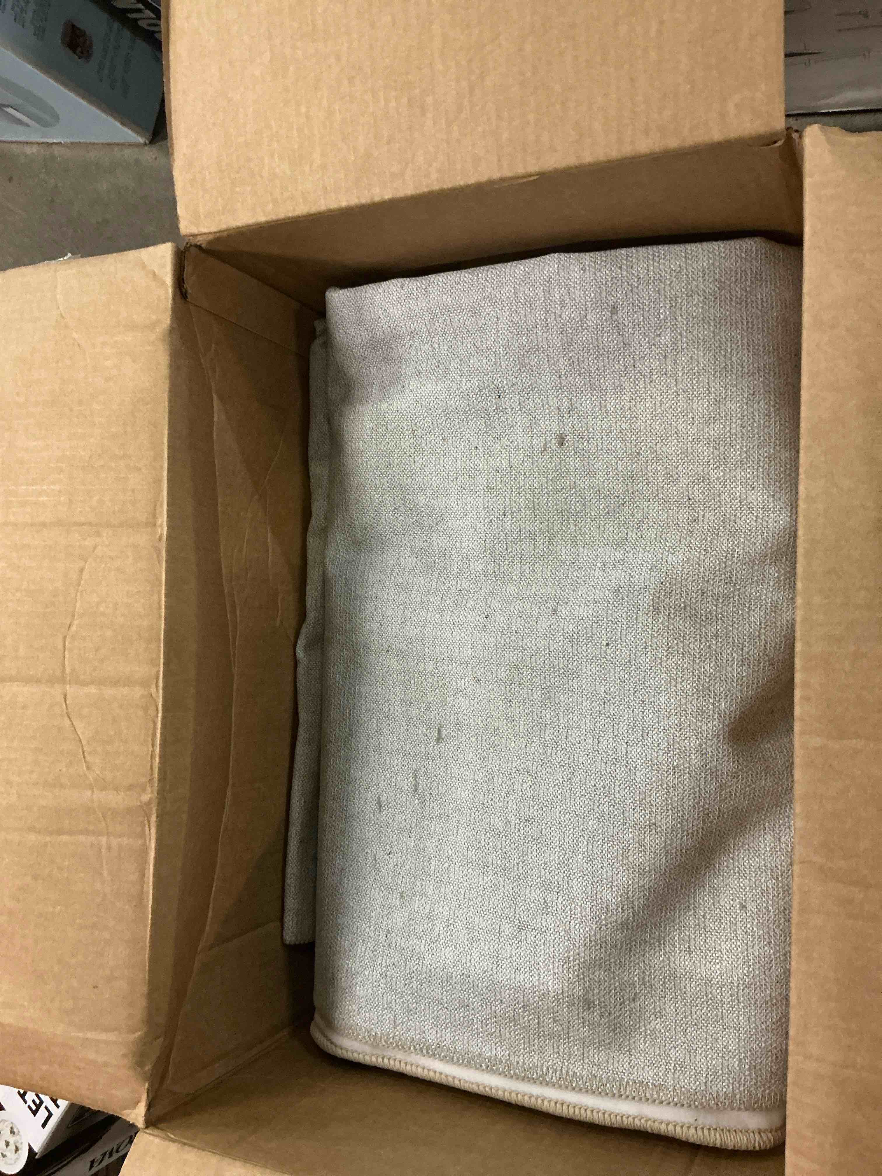 https://s3.amazonaws.com/lotting-images-prod/bidfta/PPE2486973_1759201769065.jpeg