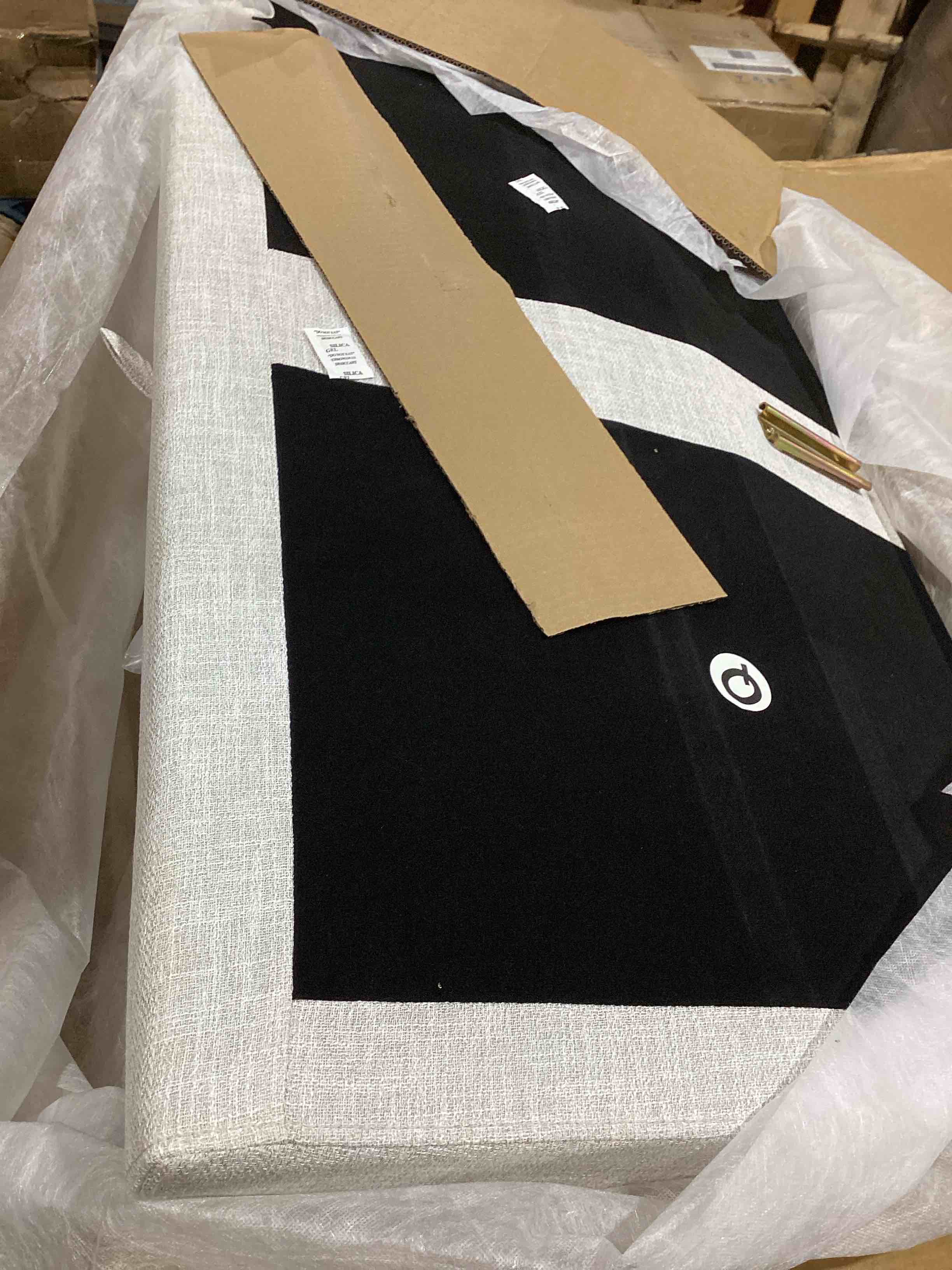 Condition photo showing Good Condition for  incomplete HONBAY Modular Sectional Sleeper Sofa with Pull Out Bed, U Shaped Sectional Couch with Storage Ottoman, Sleeper Sectional Couches for Living Room, Beige