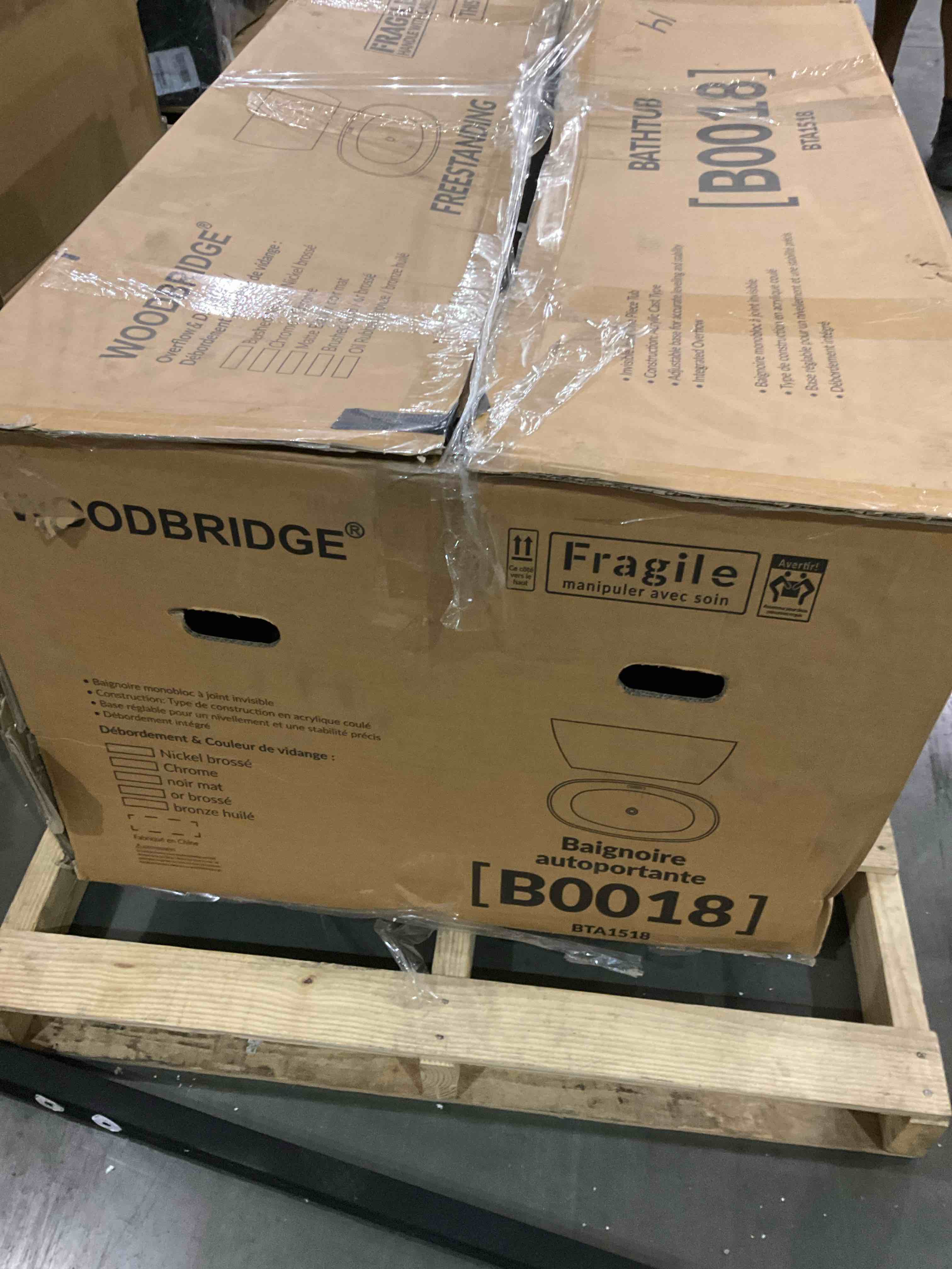 freestanding bathtub [Boo18] 