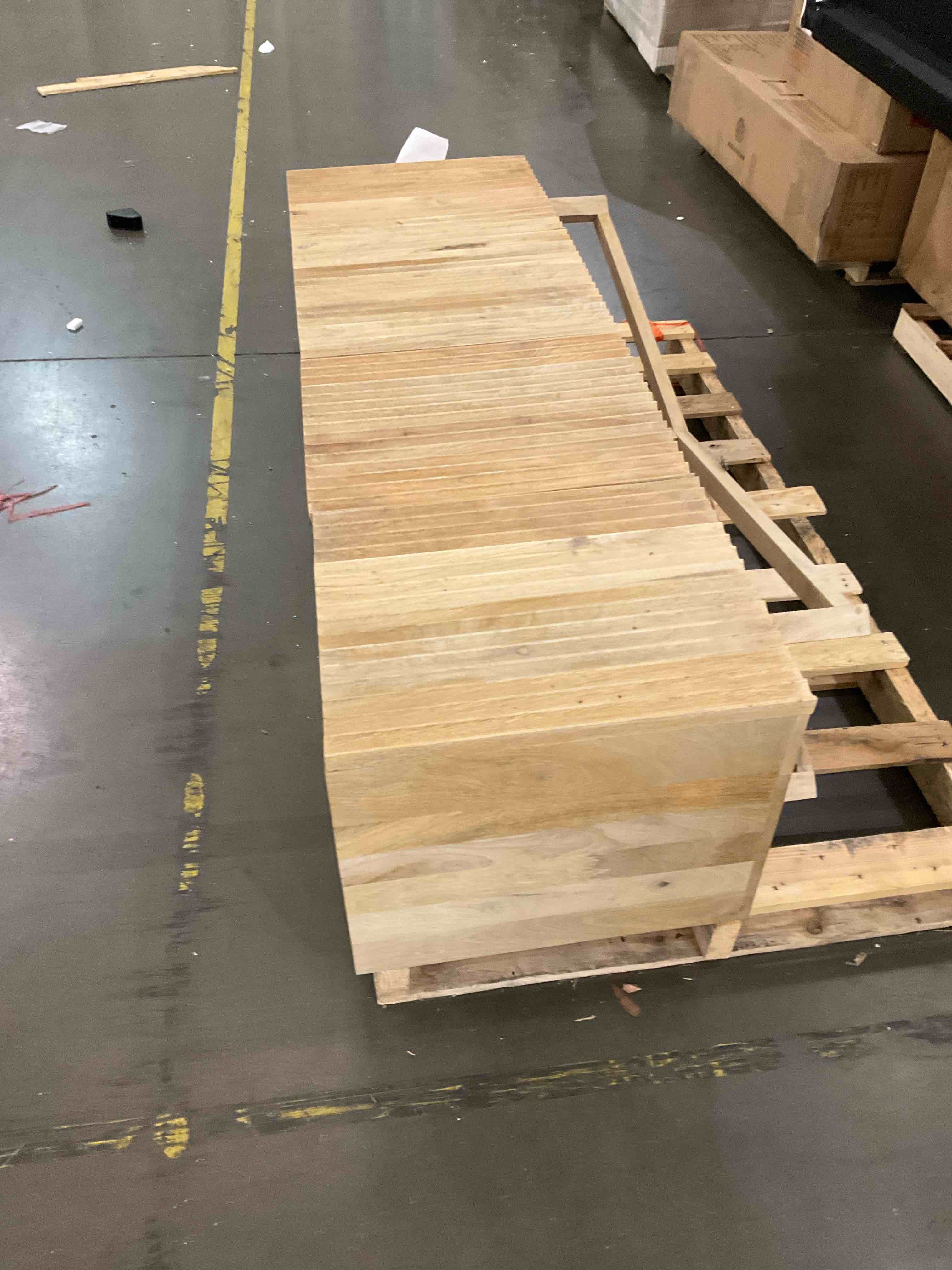 https://s3.amazonaws.com/lotting-images-prod/bidfta/PPE2488068_1746017223497.jpeg