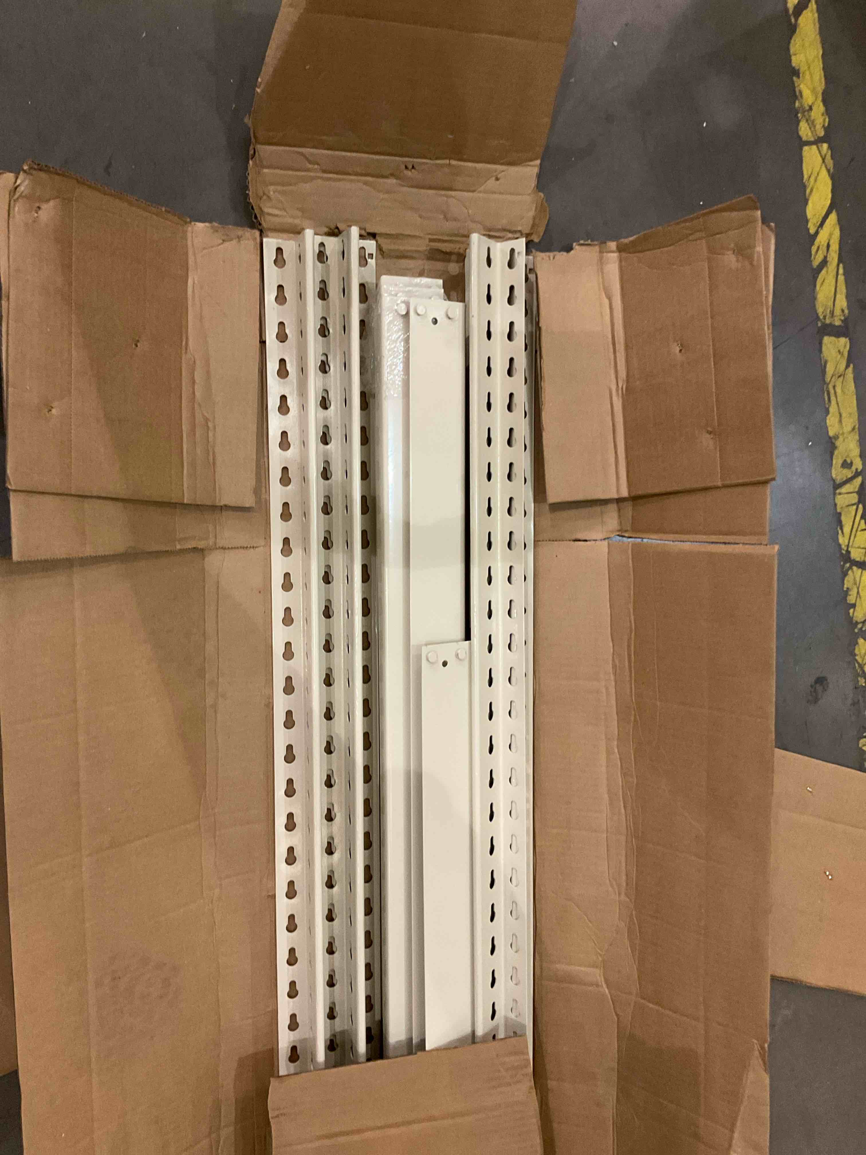 https://s3.amazonaws.com/lotting-images-prod/bidfta/PPE2488365_1746470863520.jpeg