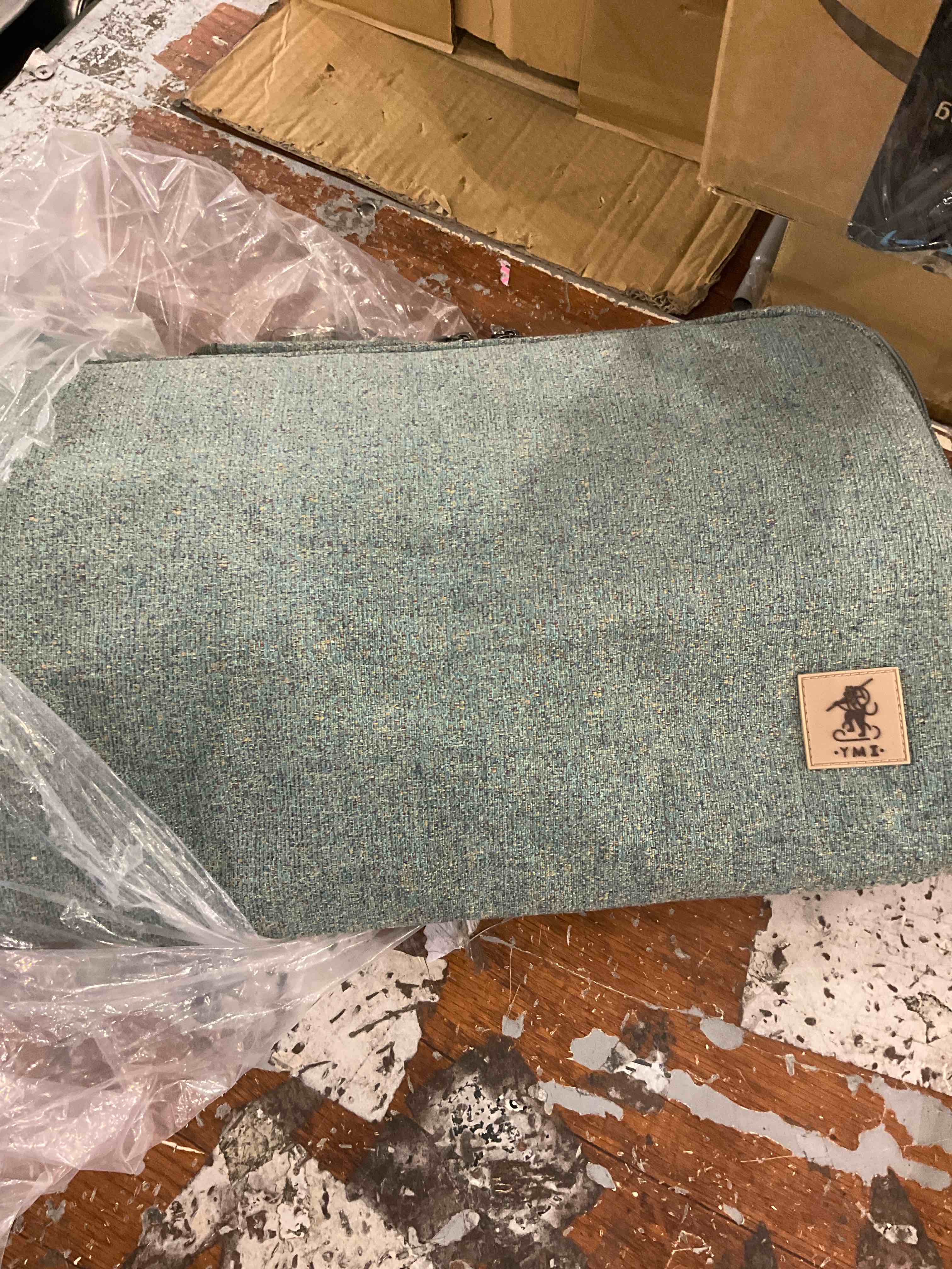 https://s3.amazonaws.com/lotting-images-prod/bidfta/PPE2489426_1750341497784.jpeg