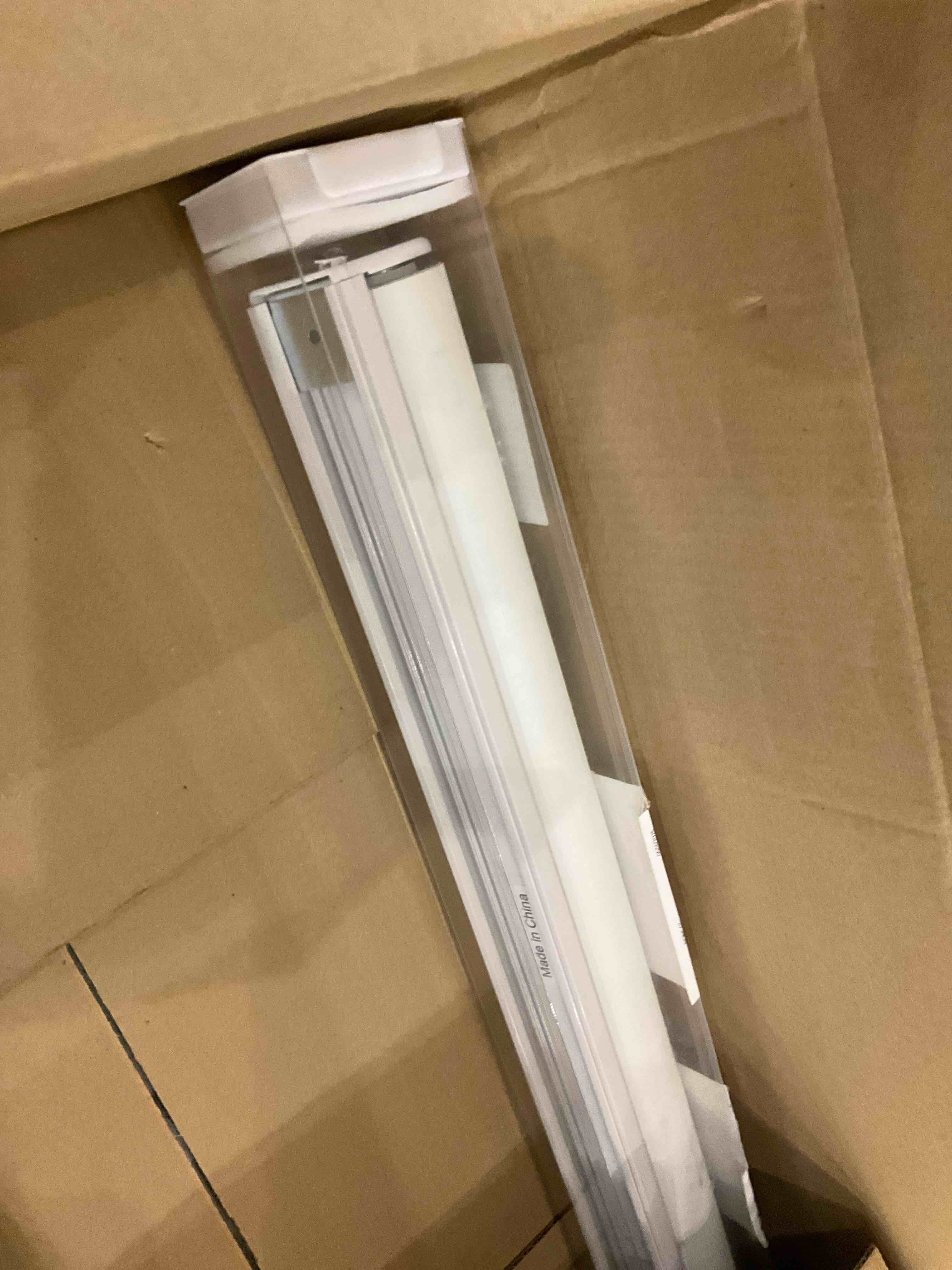 https://s3.amazonaws.com/lotting-images-prod/bidfta/PPE2489513_1750341371886.jpeg
