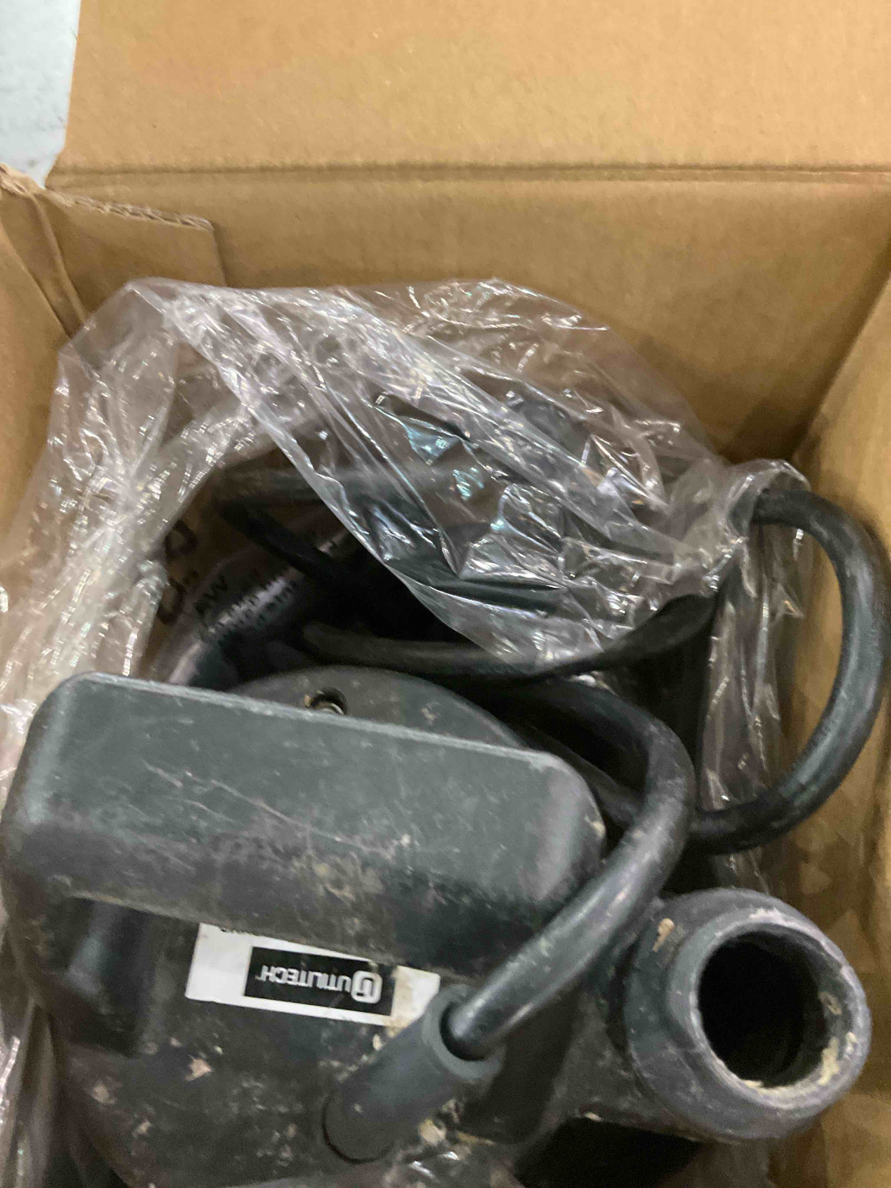https://s3.amazonaws.com/lotting-images-prod/bidfta/PPE2490048_1750428478468.jpeg