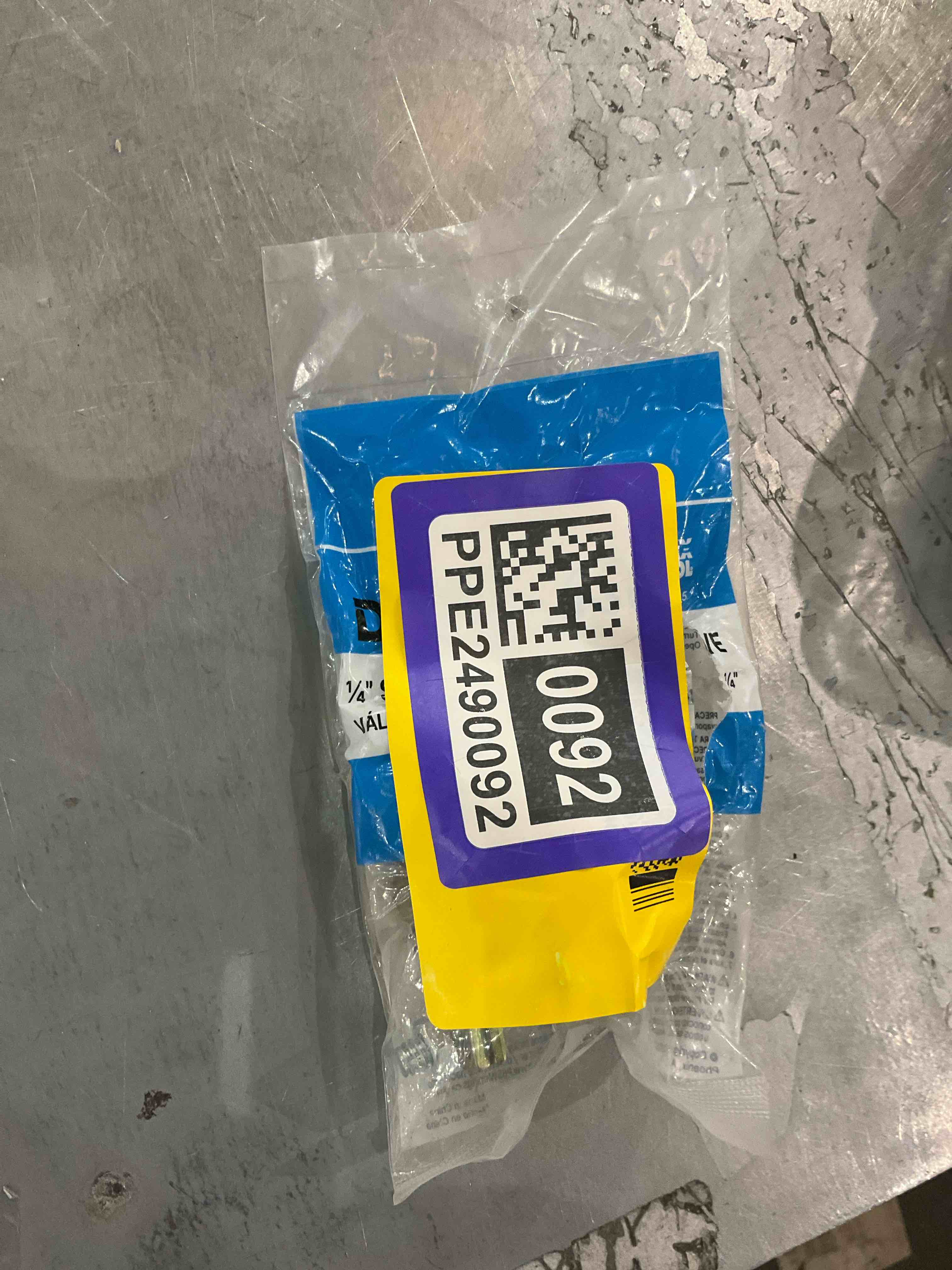 https://s3.amazonaws.com/lotting-images-prod/bidfta/PPE2490092_1750428477326.jpeg