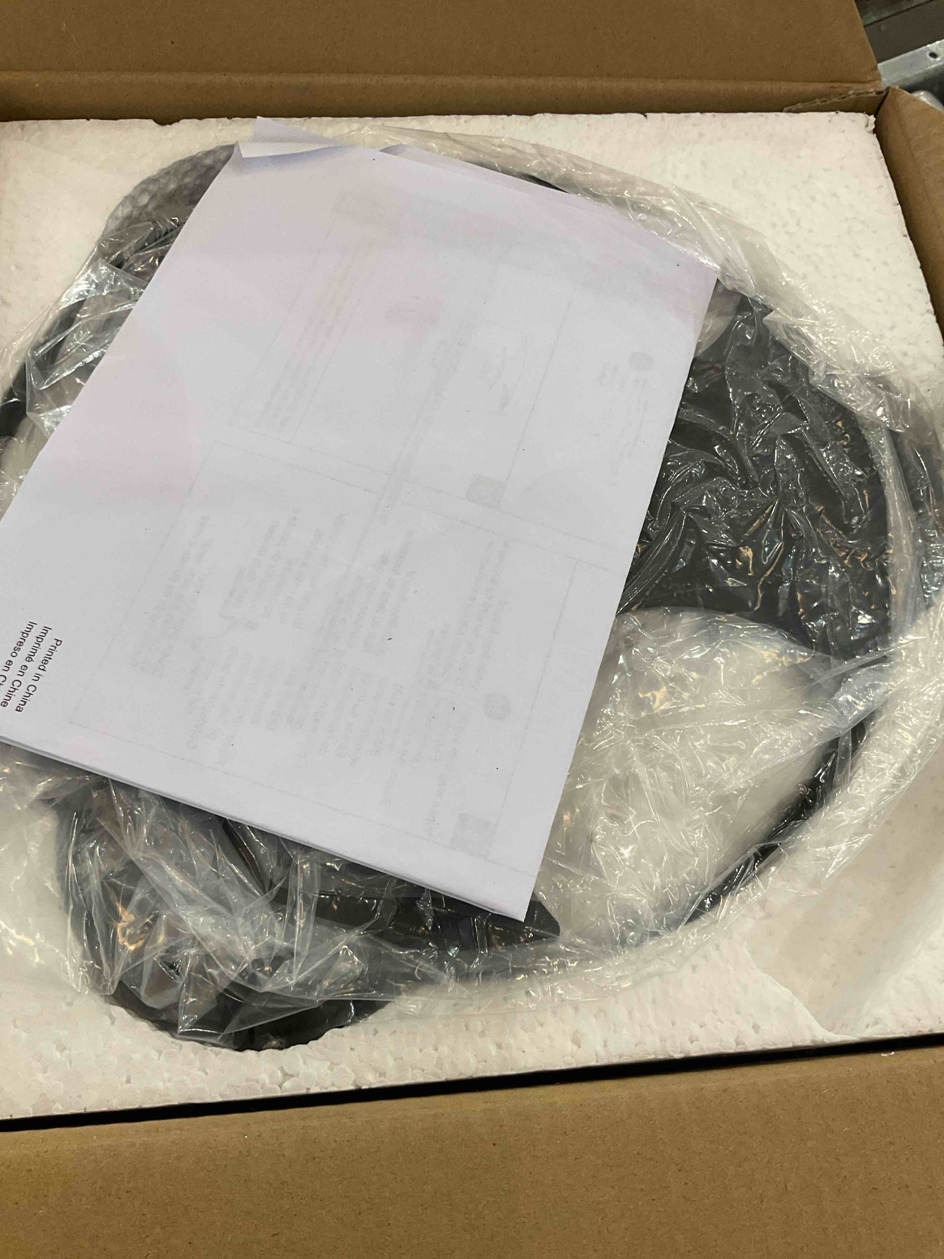 https://s3.amazonaws.com/lotting-images-prod/bidfta/PPE2490129_1750434547587.jpeg