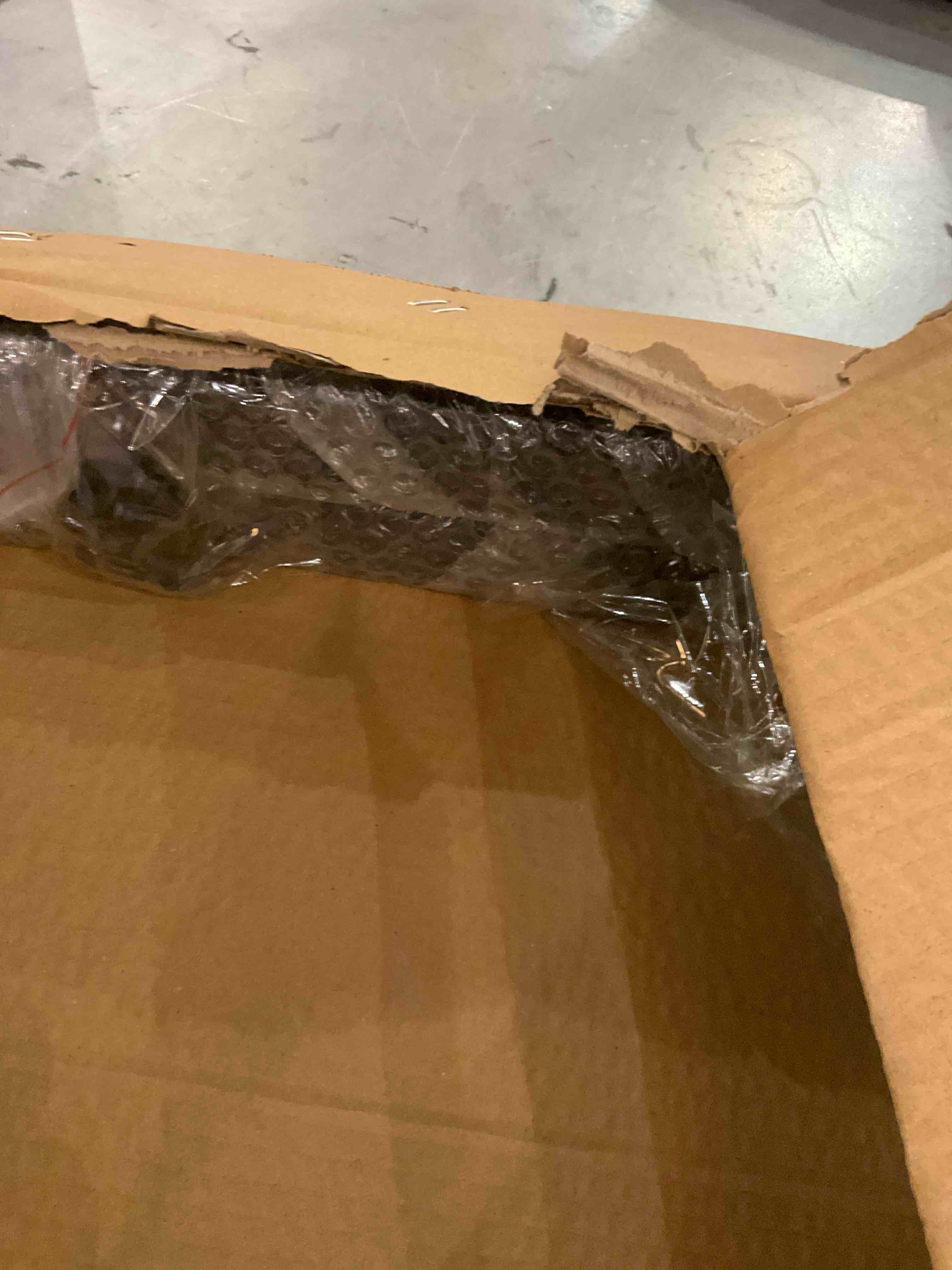https://s3.amazonaws.com/lotting-images-prod/bidfta/PPE2490195_1750447133830.jpeg