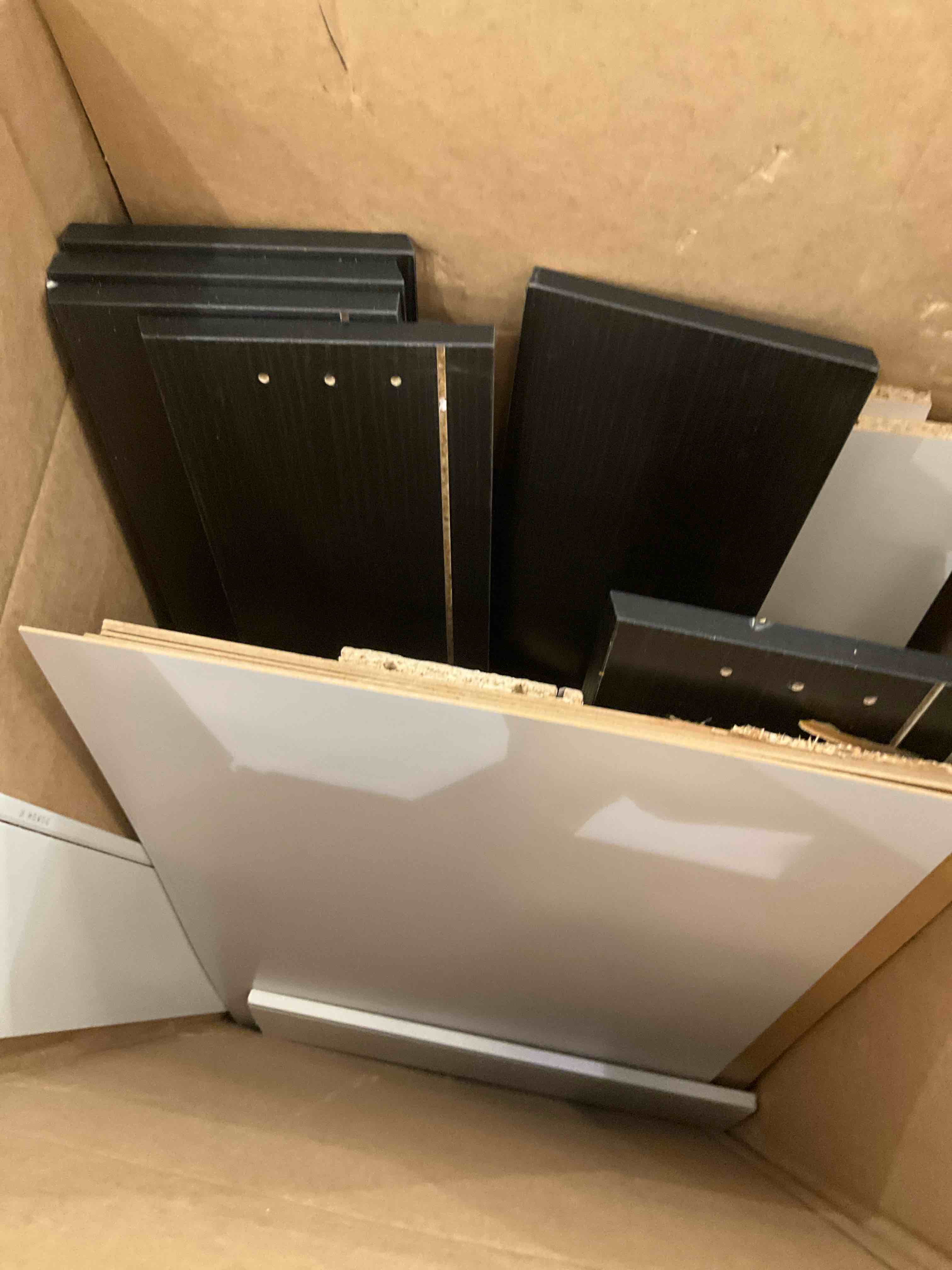 https://s3.amazonaws.com/lotting-images-prod/bidfta/PPE2490221_1750444000105.jpeg