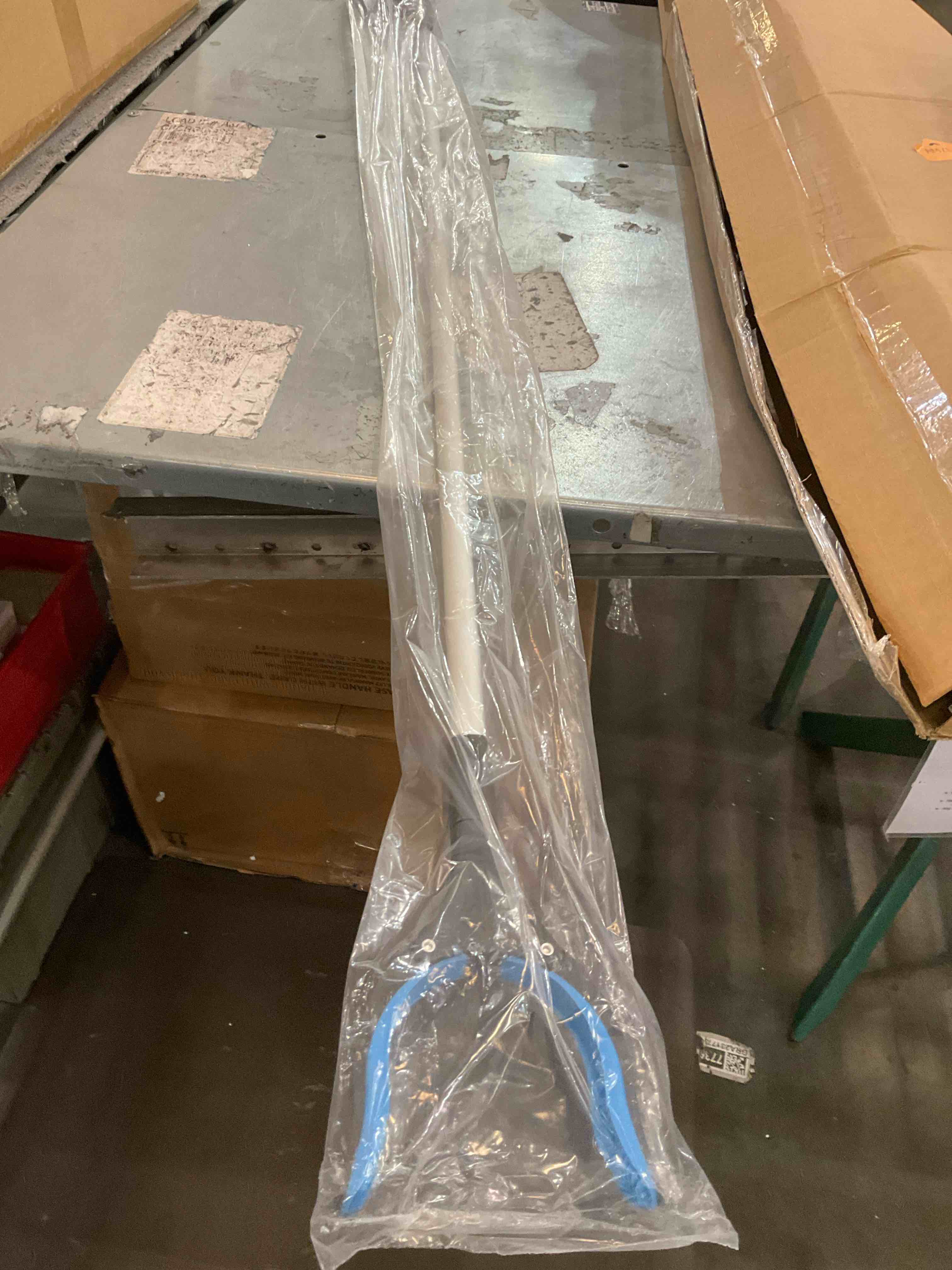 https://s3.amazonaws.com/lotting-images-prod/bidfta/PPE2490351_1750443647173.jpeg