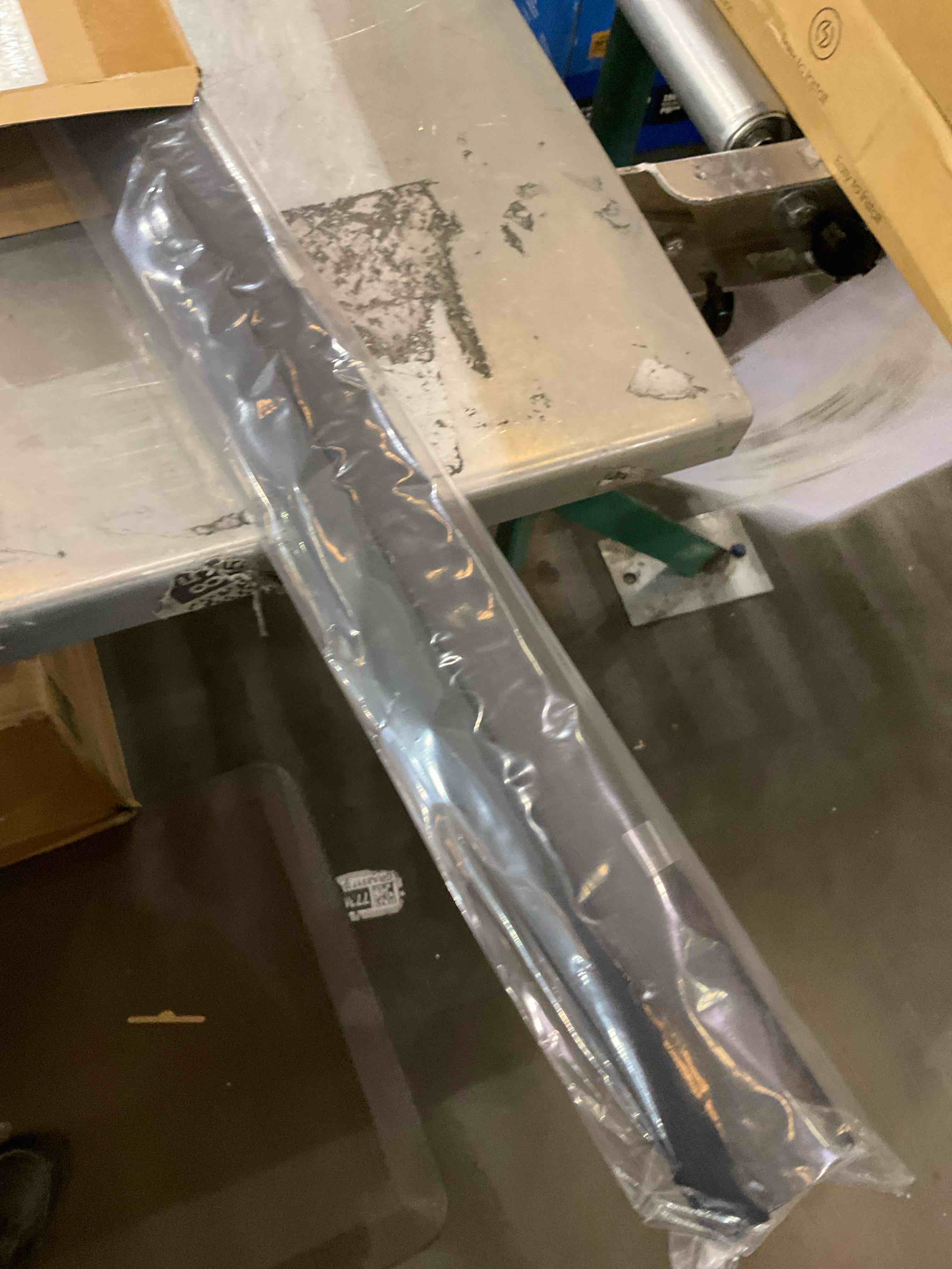 https://s3.amazonaws.com/lotting-images-prod/bidfta/PPE2490635_1750686711403.jpeg