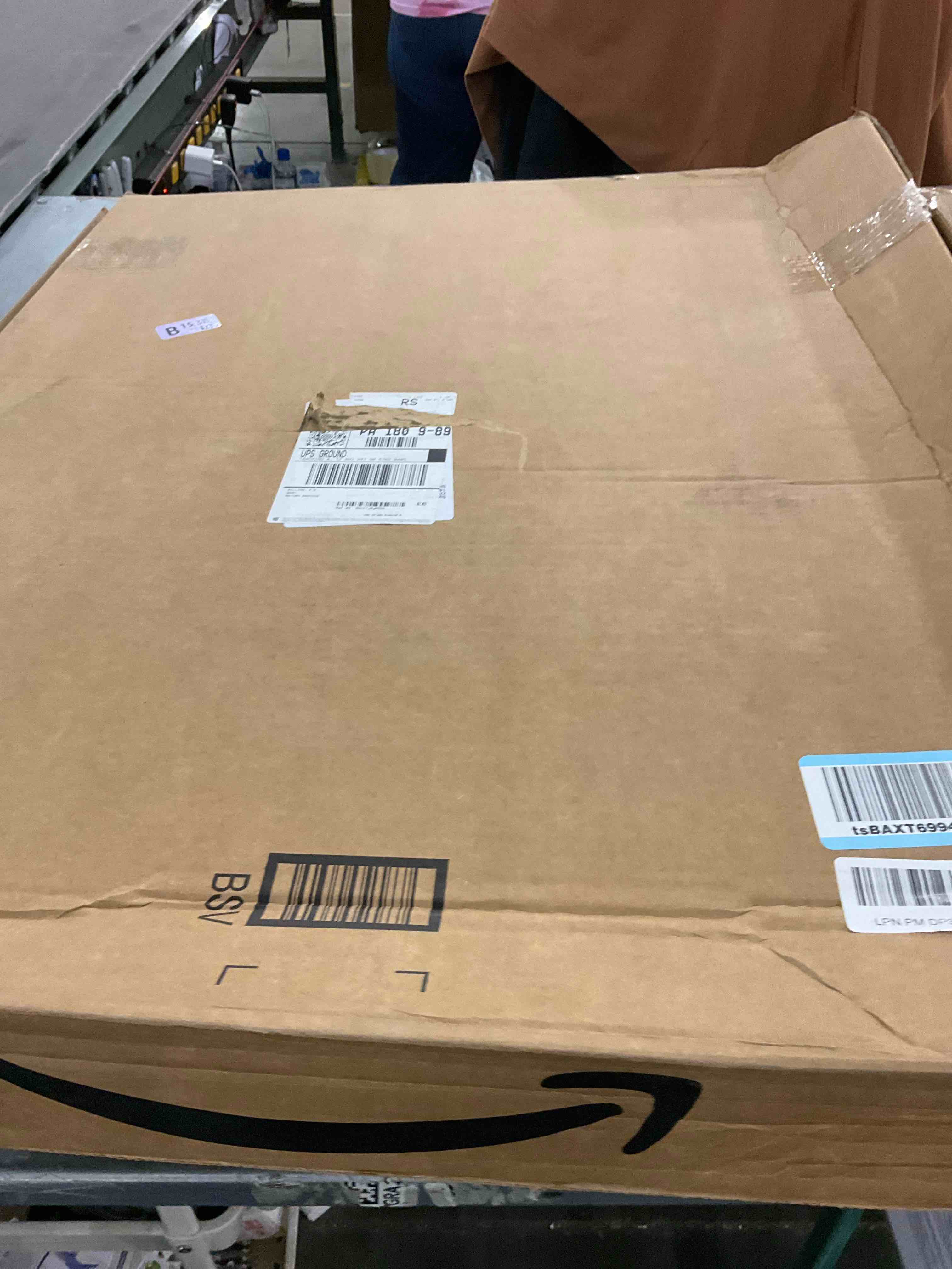 https://s3.amazonaws.com/lotting-images-prod/bidfta/PPE2491042_1745930464431.jpeg