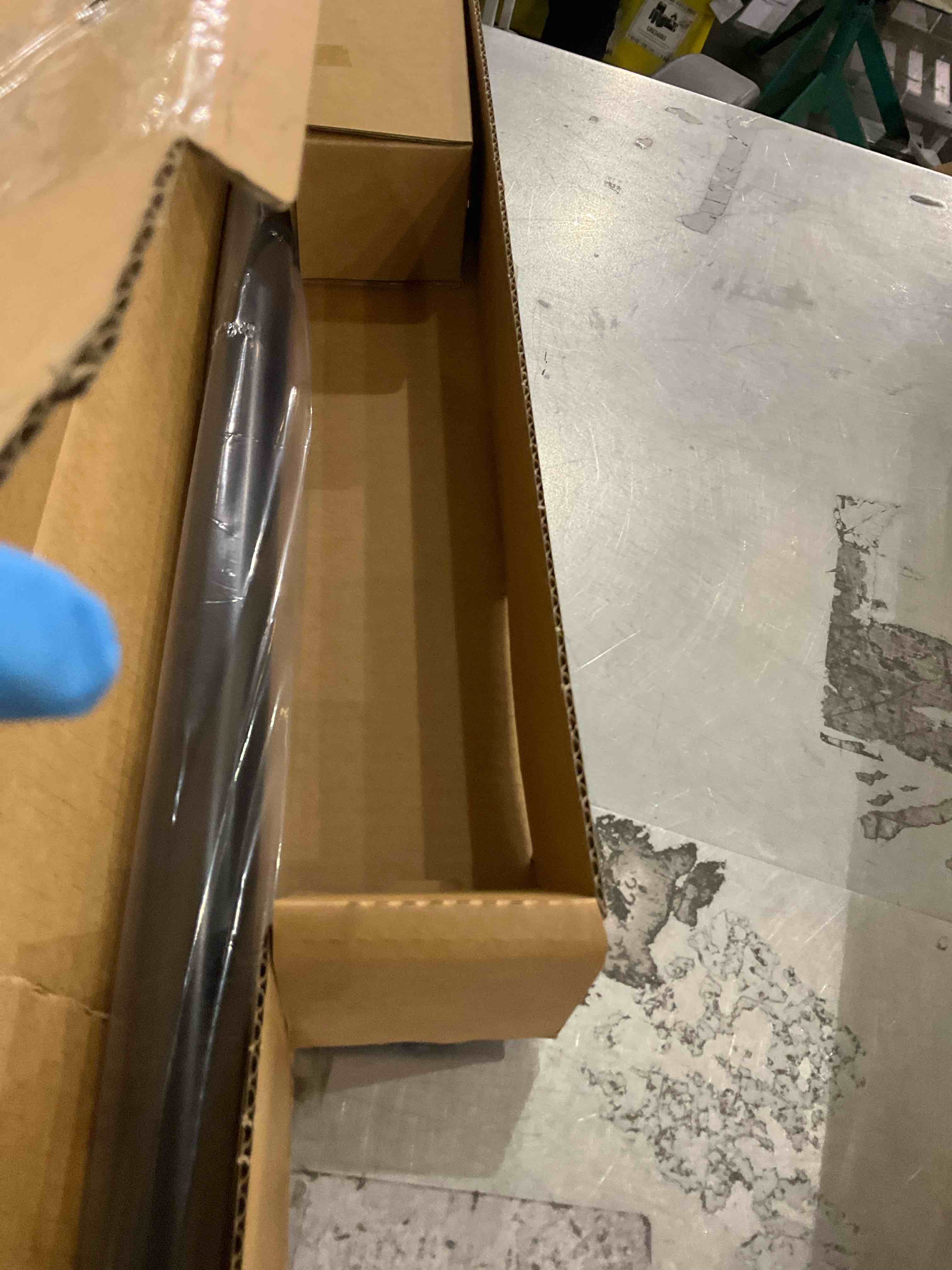https://s3.amazonaws.com/lotting-images-prod/bidfta/PPE2491087_1745930262956.jpeg