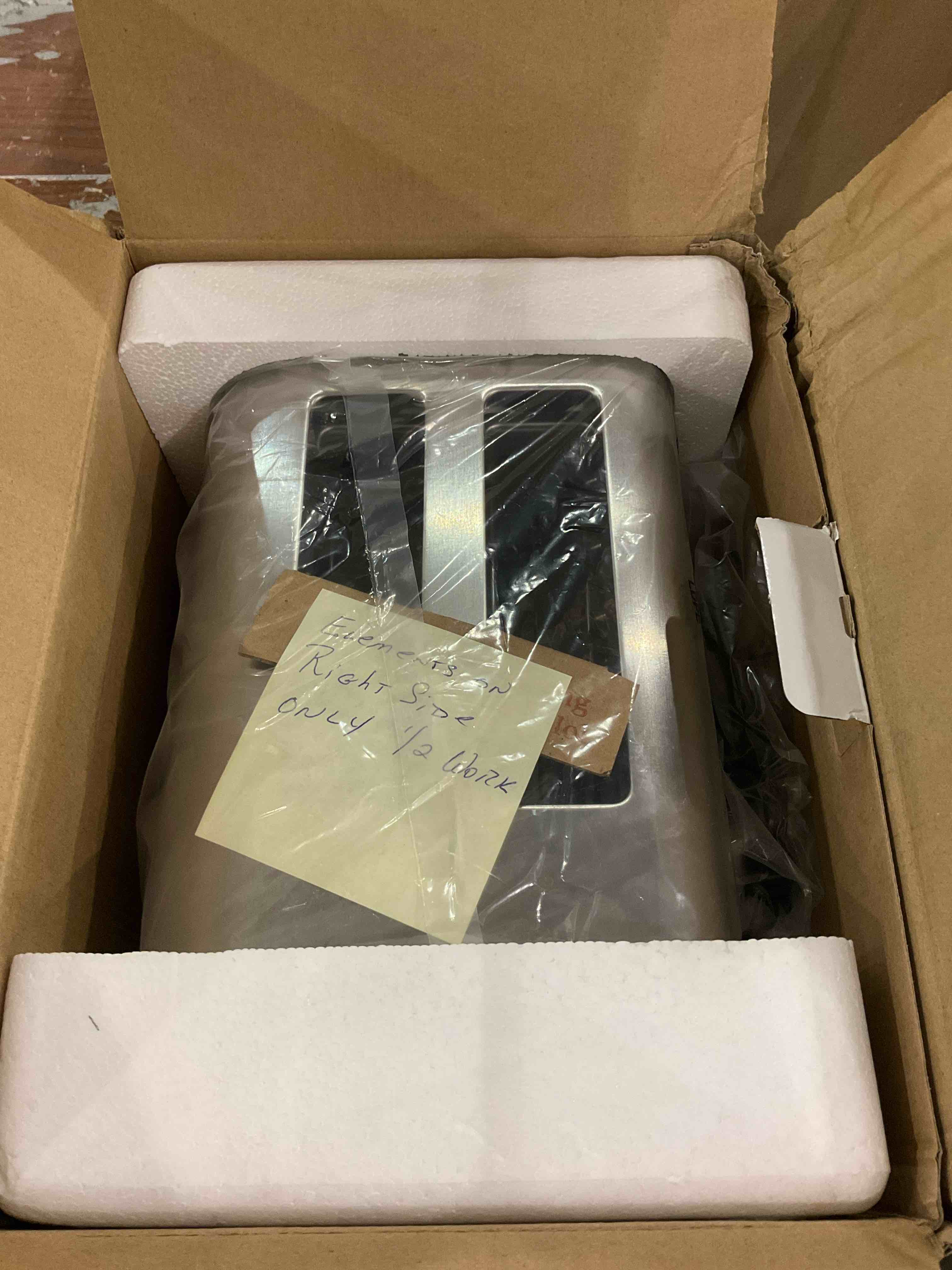 https://s3.amazonaws.com/lotting-images-prod/bidfta/PPE2491127_1745929173694.jpeg