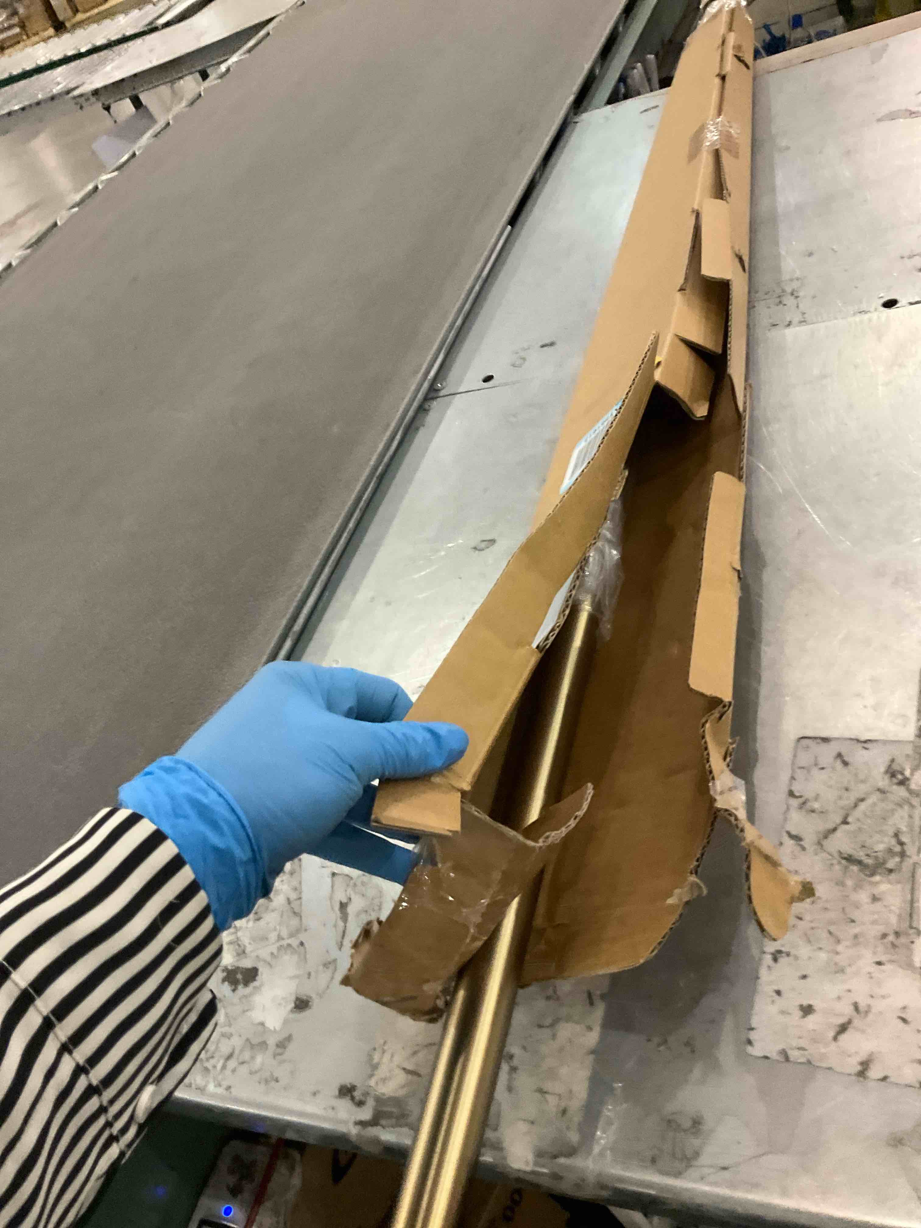 https://s3.amazonaws.com/lotting-images-prod/bidfta/PPE2491152_1745931221513.jpeg