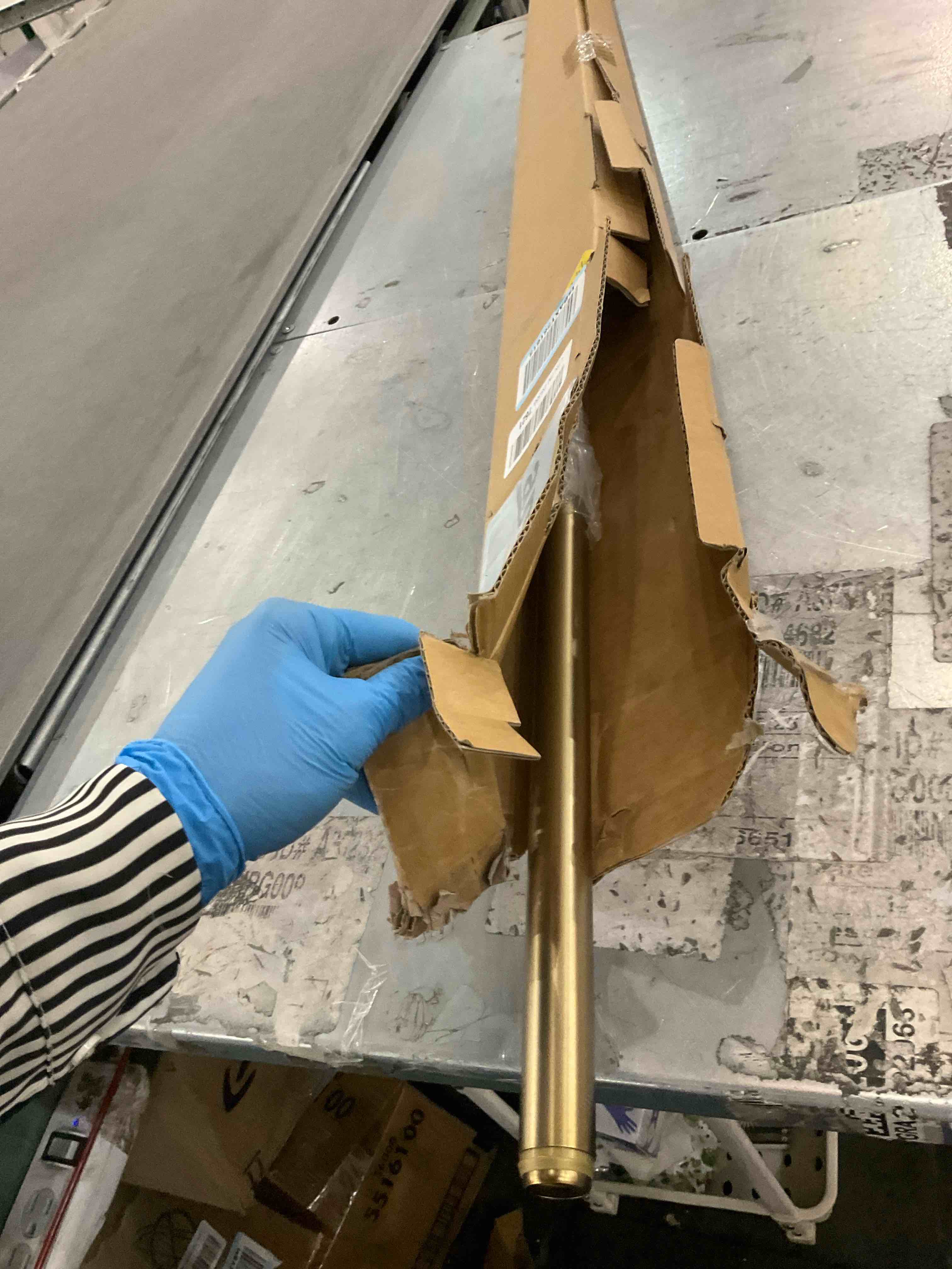 https://s3.amazonaws.com/lotting-images-prod/bidfta/PPE2491152_1745931227513.jpeg