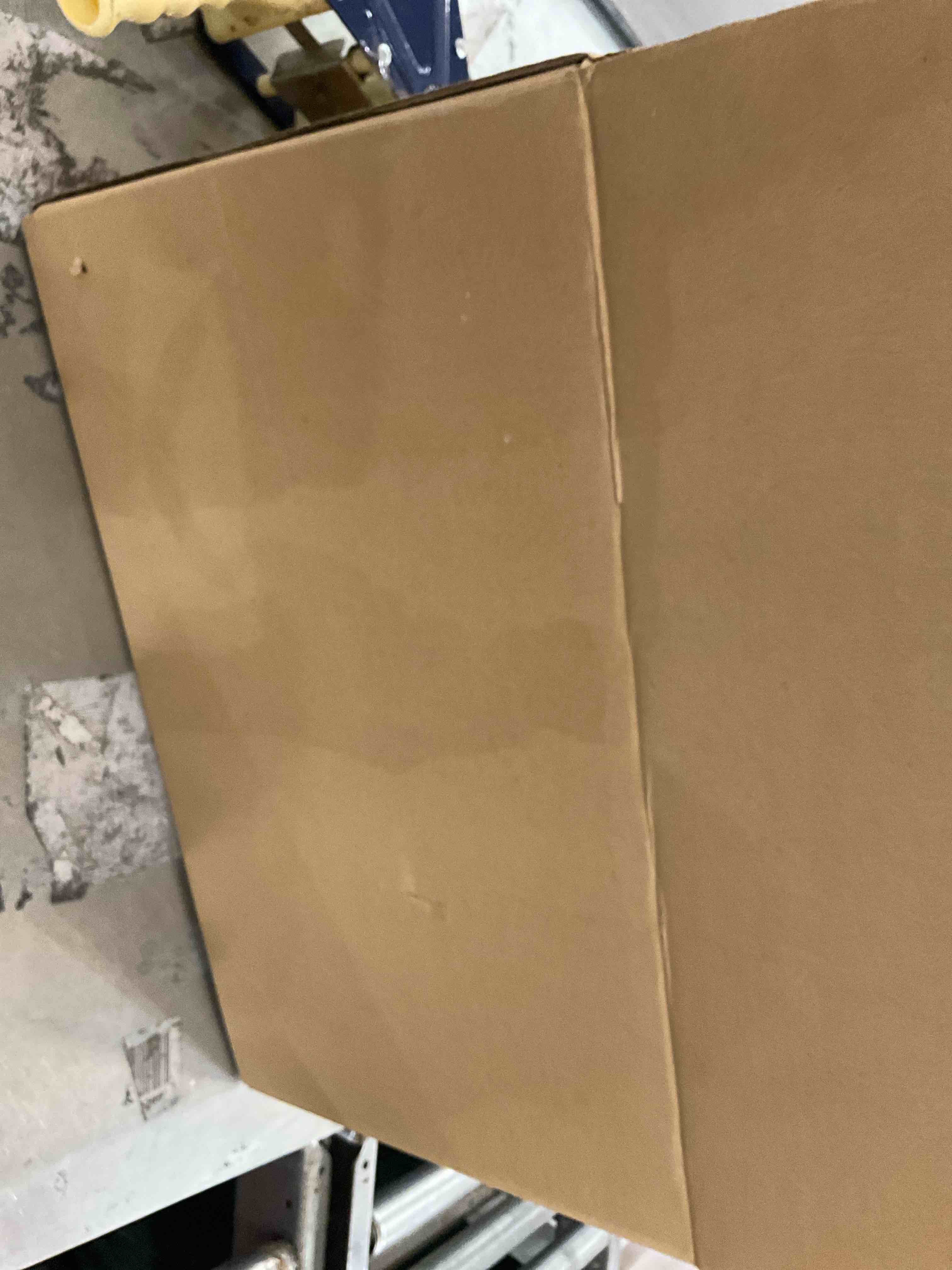 https://s3.amazonaws.com/lotting-images-prod/bidfta/PPE2491648_1745941681389.jpeg