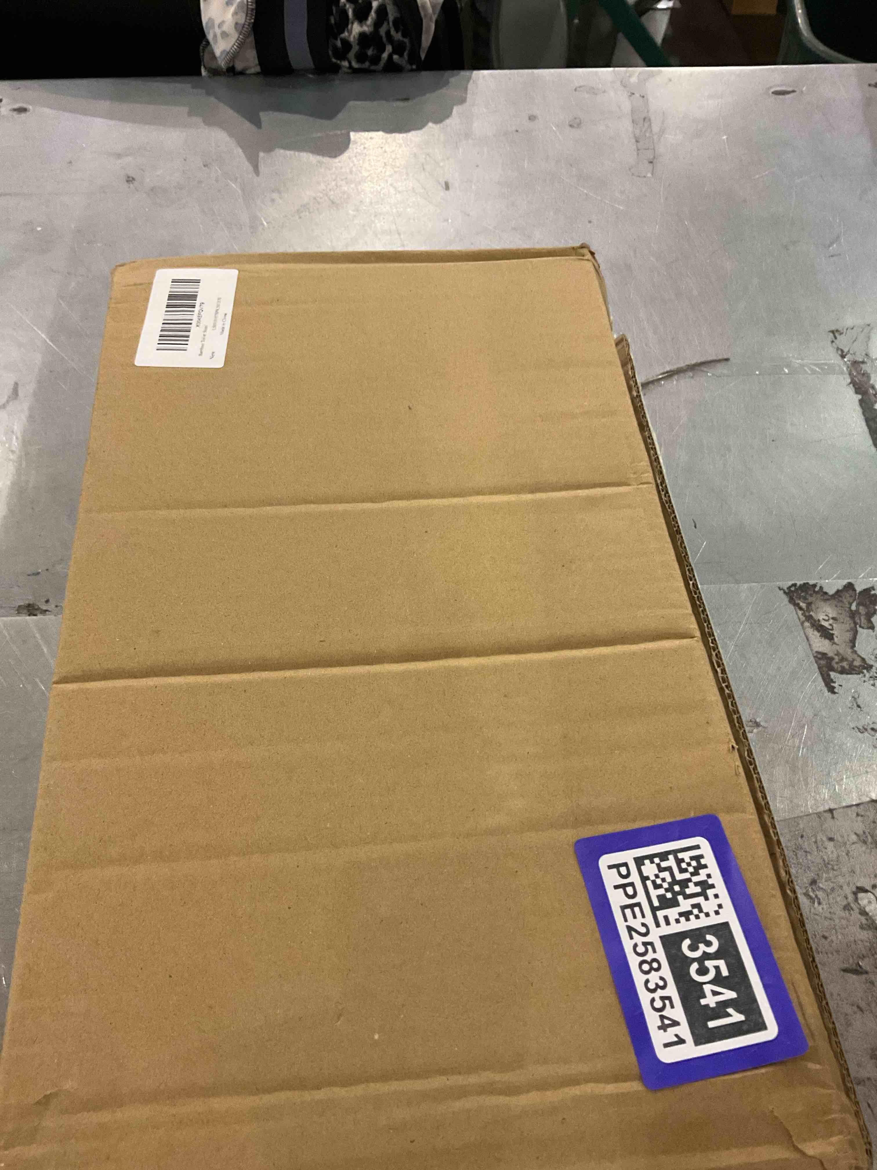 https://s3.amazonaws.com/lotting-images-prod/bidfta/PPE2491848_1746012785415.jpeg