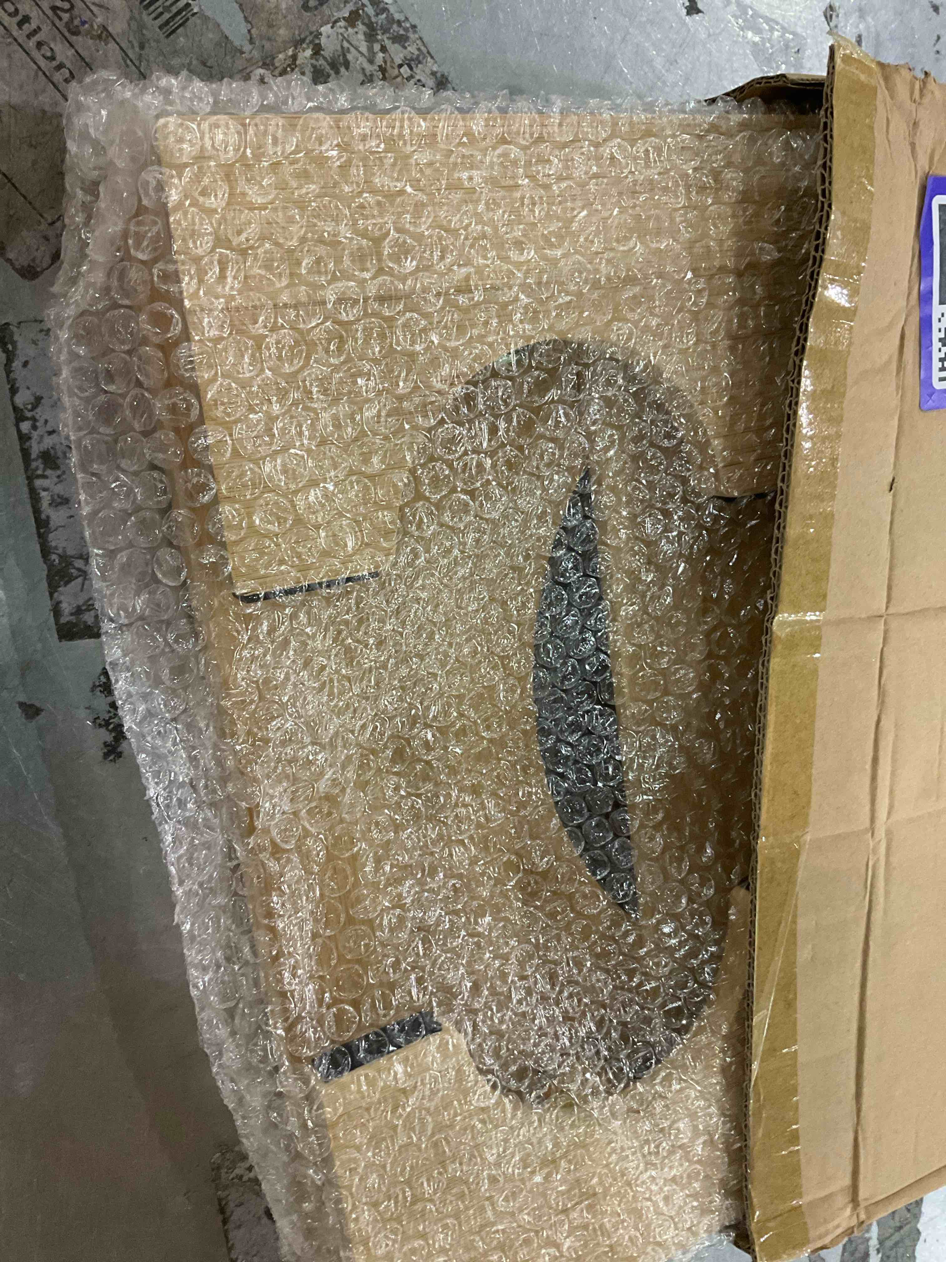 https://s3.amazonaws.com/lotting-images-prod/bidfta/PPE2491848_1746012795767.jpeg