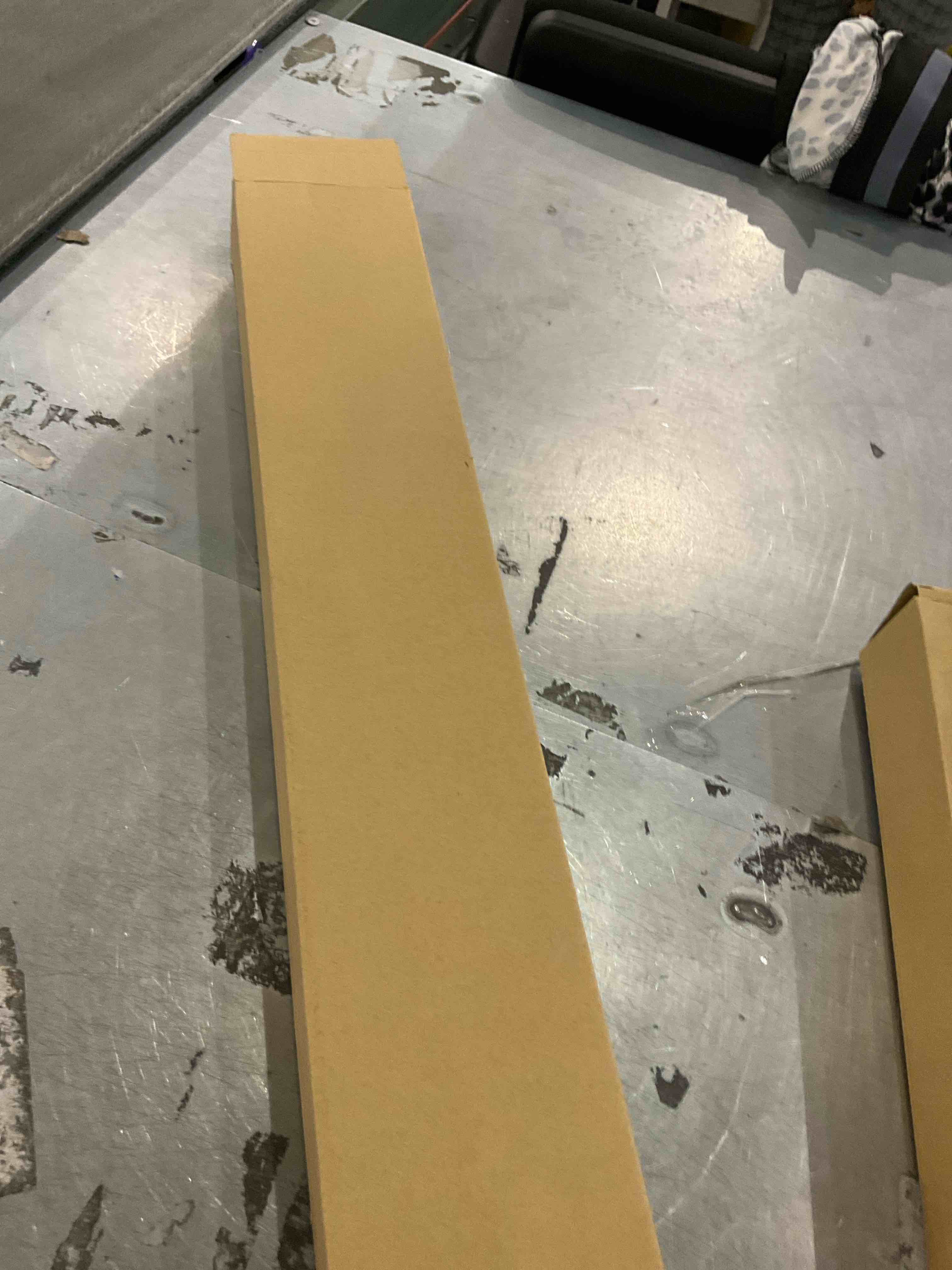 https://s3.amazonaws.com/lotting-images-prod/bidfta/PPE2492002_1746014139920.jpeg