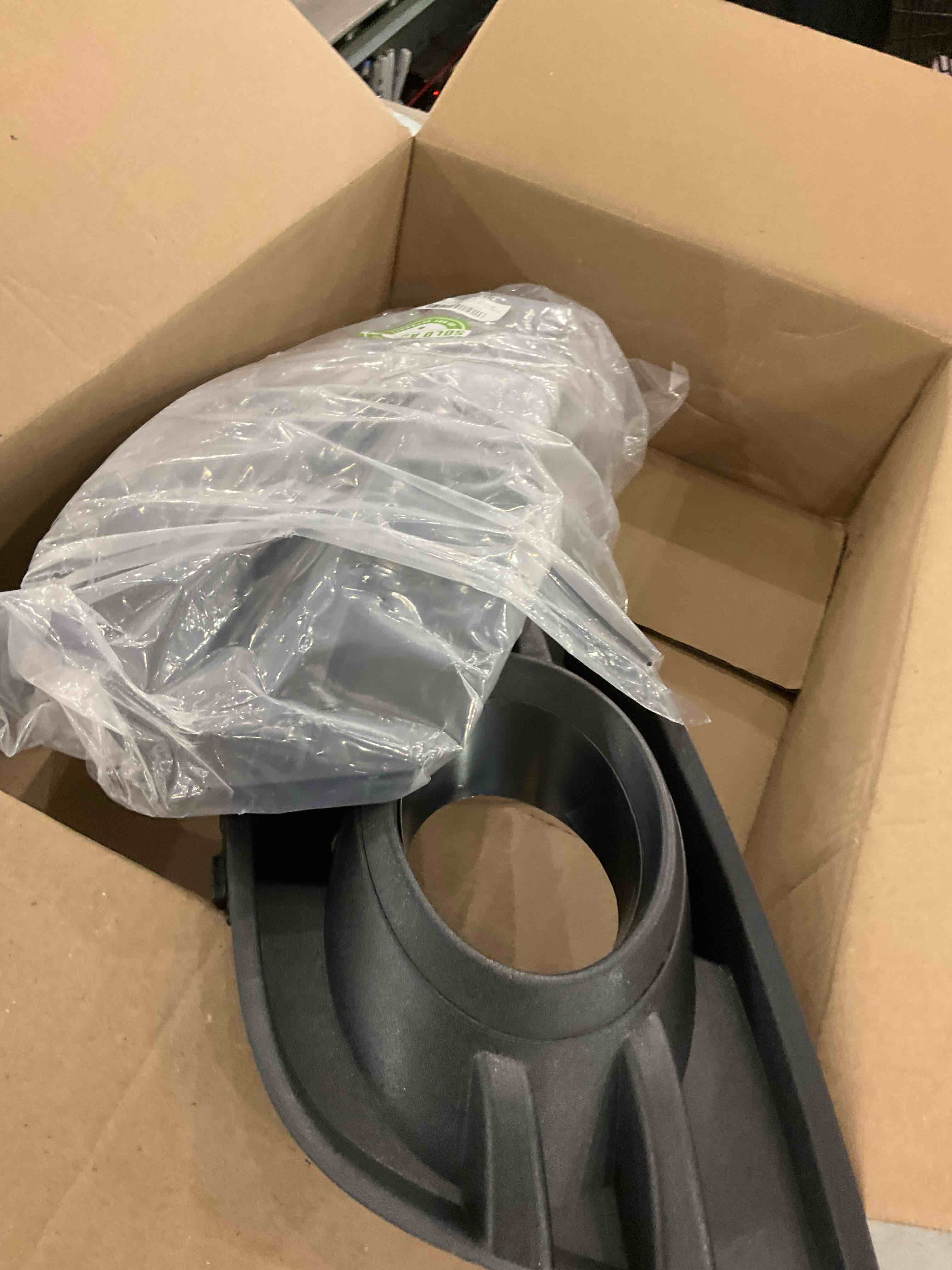 https://s3.amazonaws.com/lotting-images-prod/bidfta/PPE2492216_1746024236291.jpeg