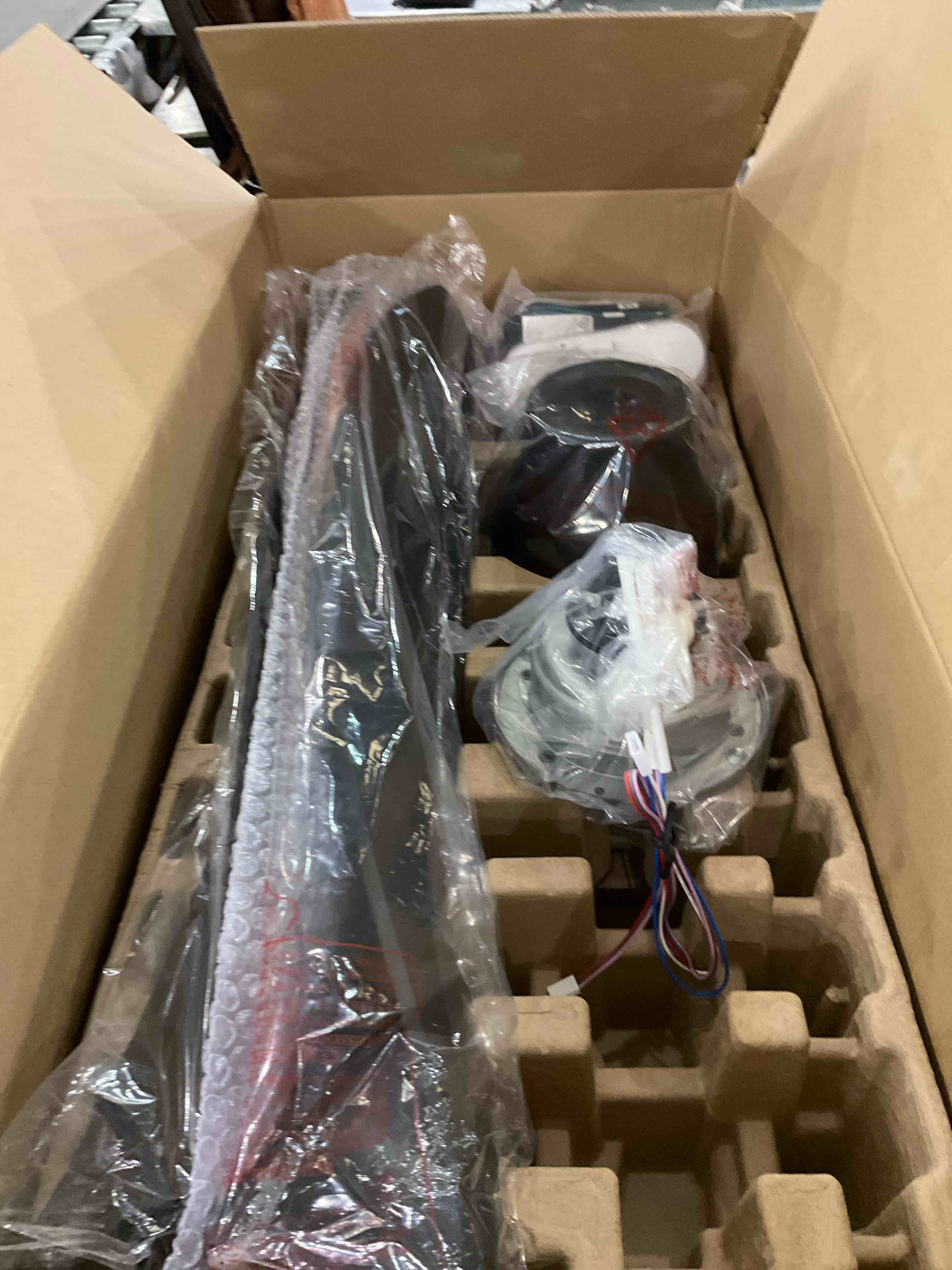 https://s3.amazonaws.com/lotting-images-prod/bidfta/PPE2492485_1746109110587.jpeg