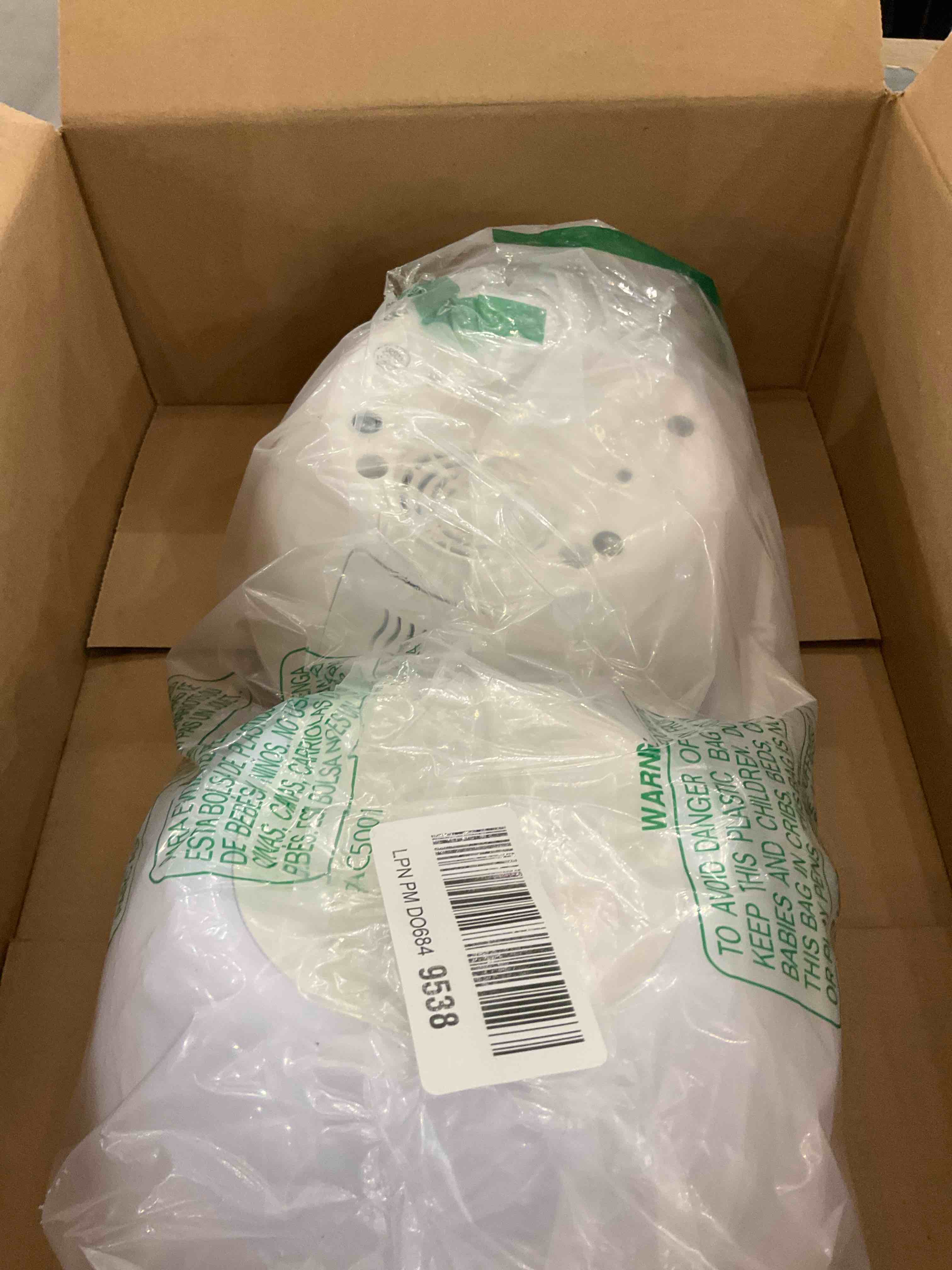 https://s3.amazonaws.com/lotting-images-prod/bidfta/PPE2492497_1746034625095.jpeg