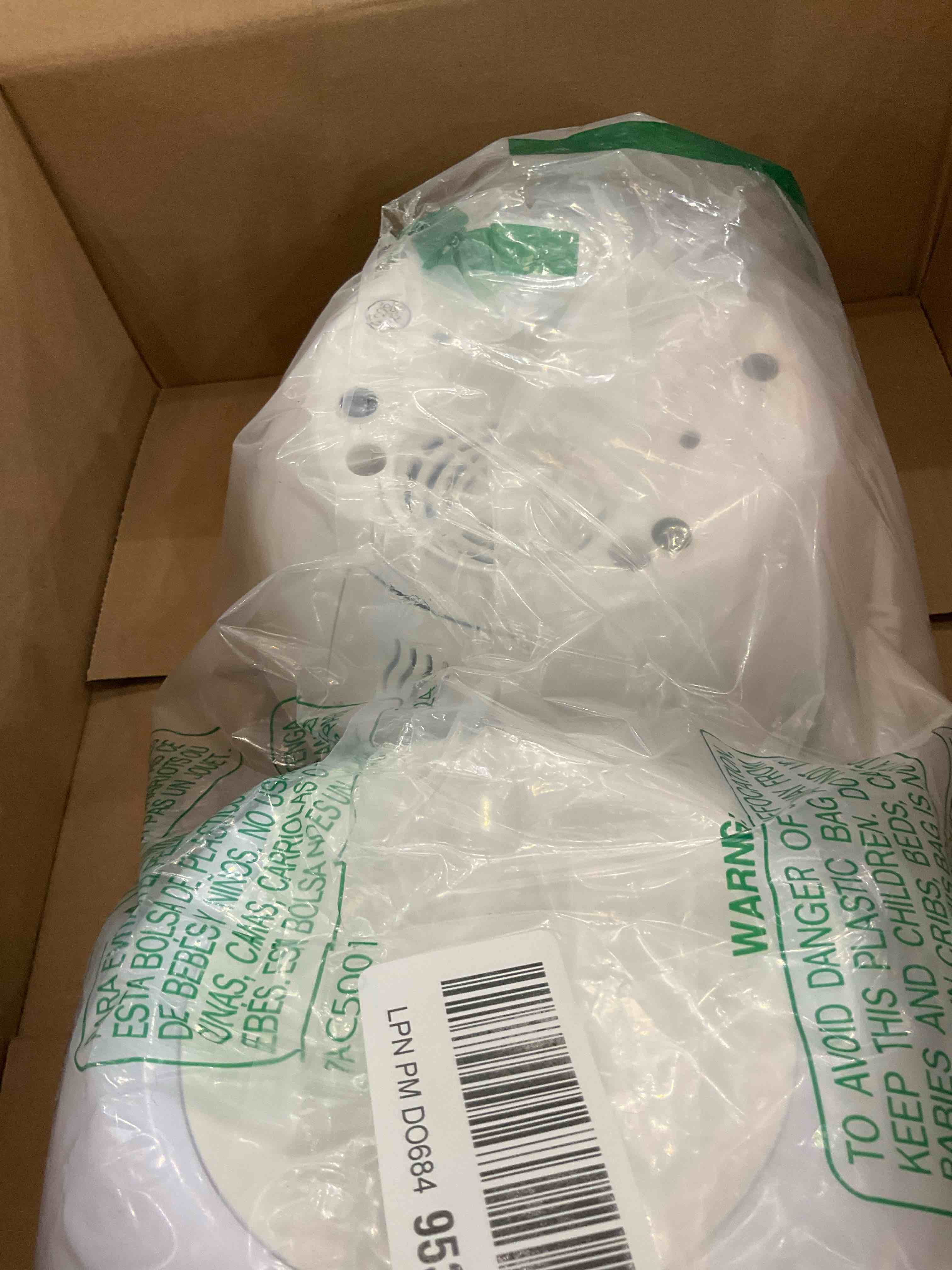 https://s3.amazonaws.com/lotting-images-prod/bidfta/PPE2492497_1746034626946.jpeg