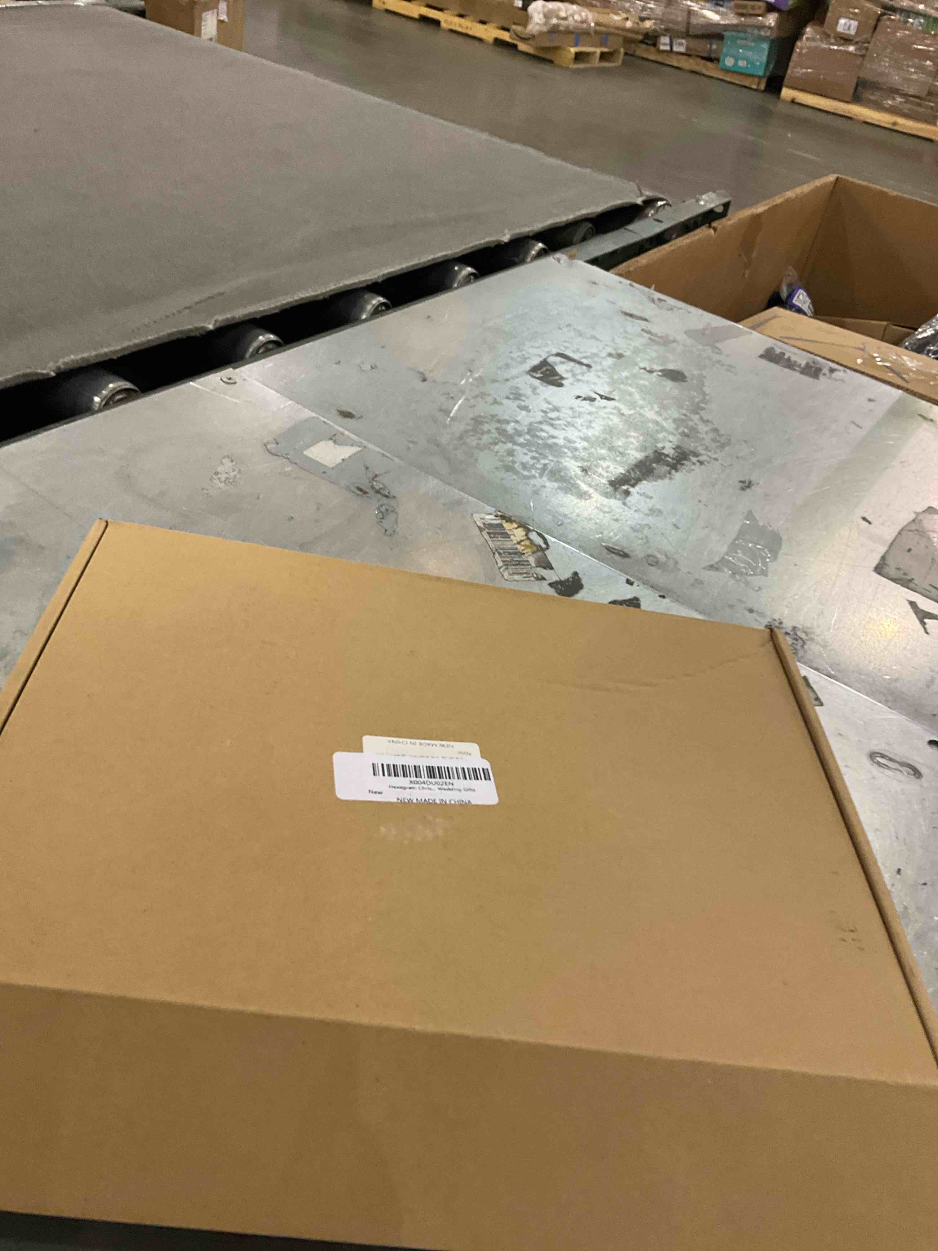 https://s3.amazonaws.com/lotting-images-prod/bidfta/PPE2492676_1746111916840.jpeg