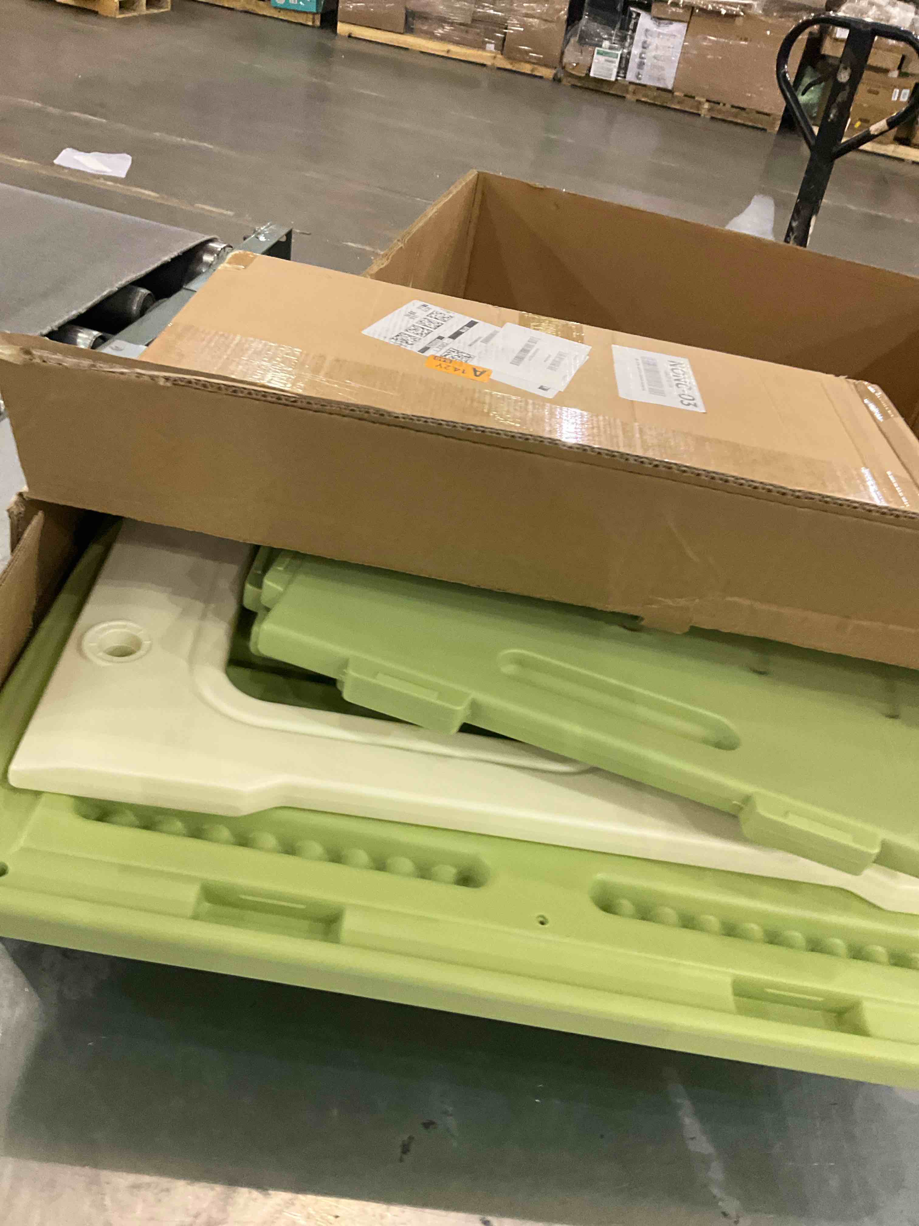 https://s3.amazonaws.com/lotting-images-prod/bidfta/PPE2492815_1746188339348.jpeg
