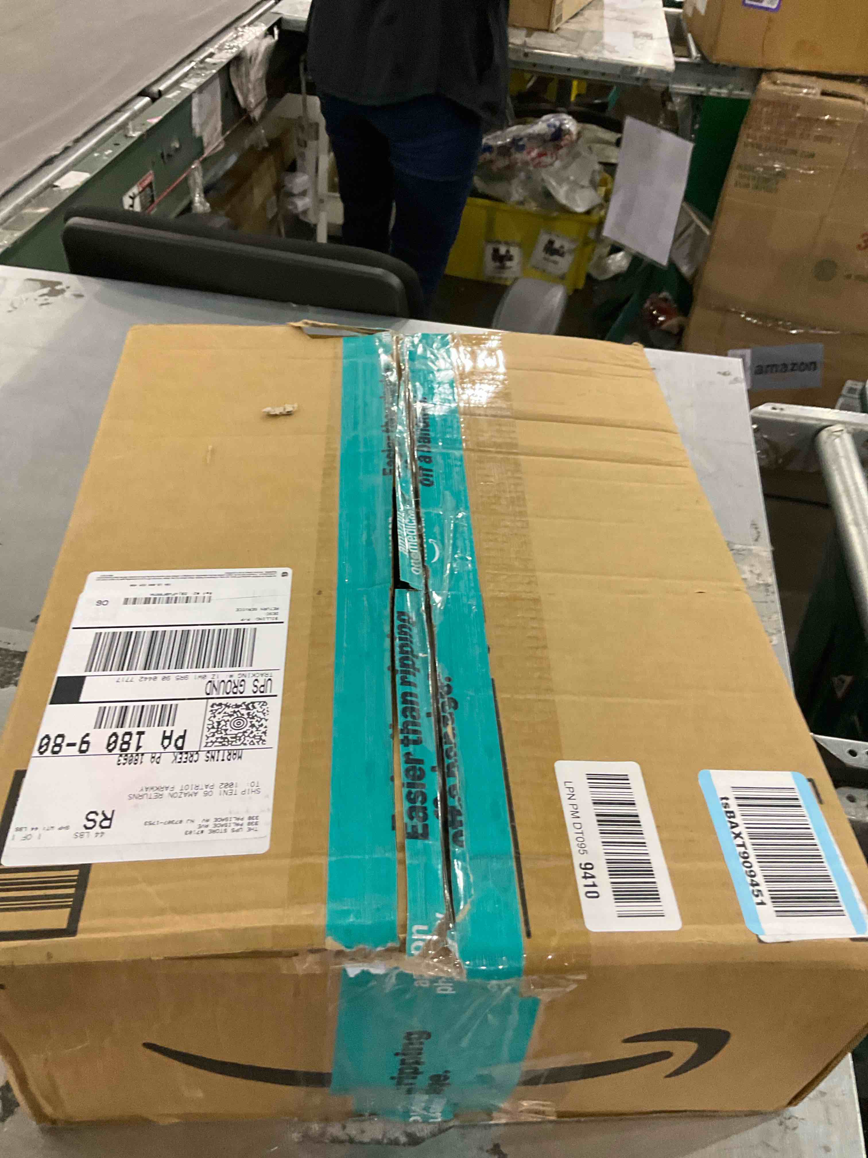 https://s3.amazonaws.com/lotting-images-prod/bidfta/PPE2492830_1746444526384.jpeg