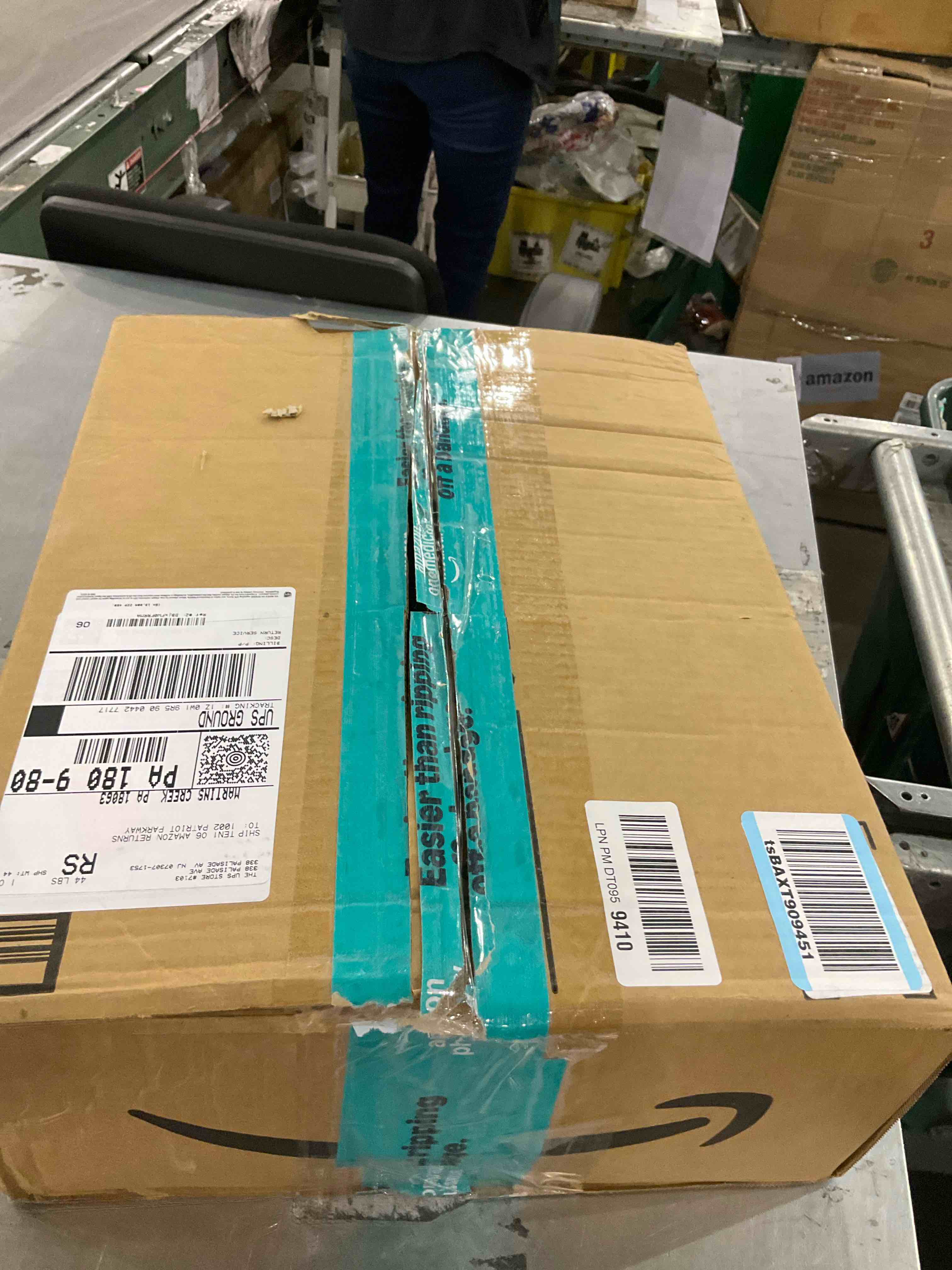 https://s3.amazonaws.com/lotting-images-prod/bidfta/PPE2492830_1746444527463.jpeg