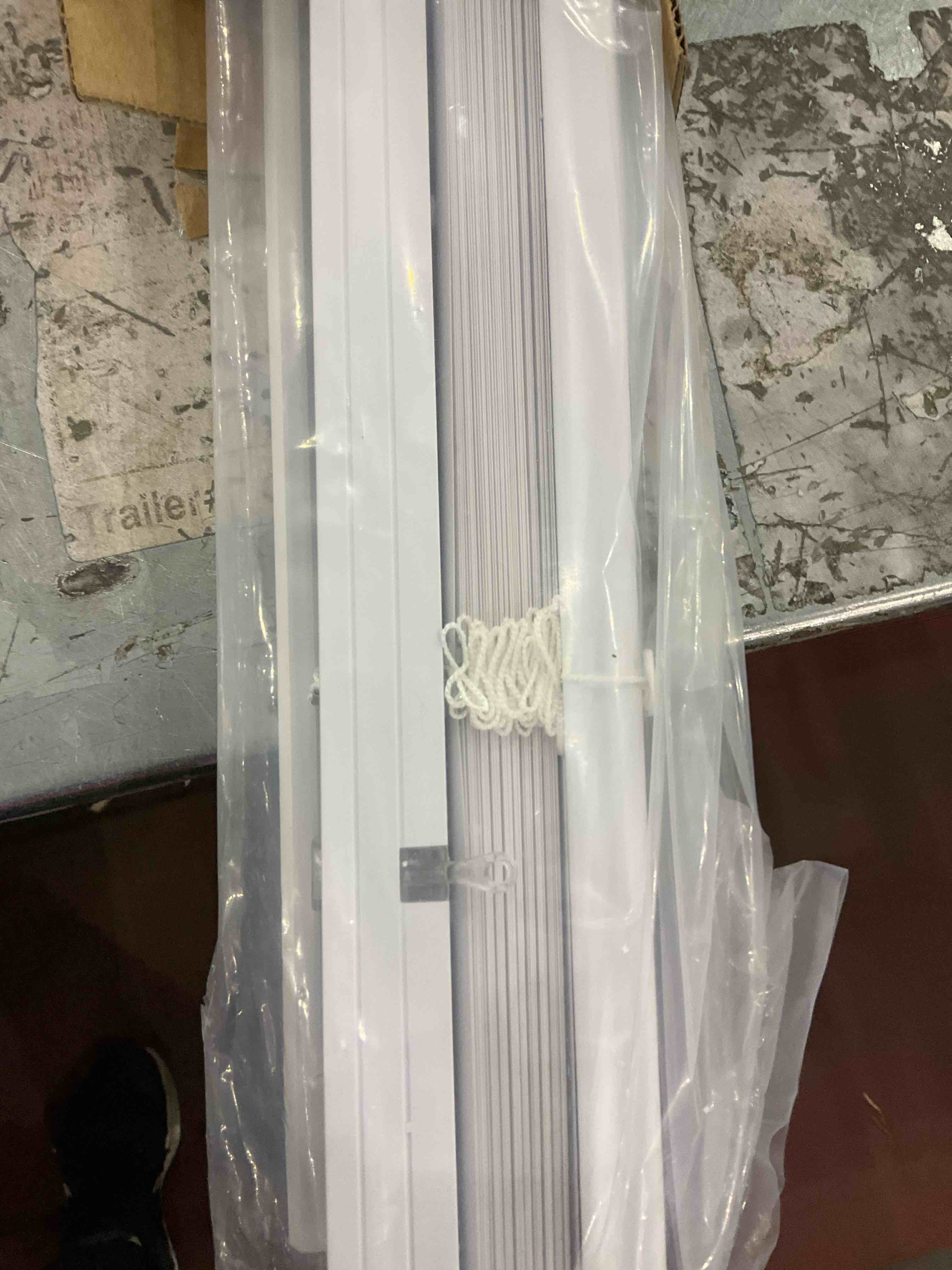 https://s3.amazonaws.com/lotting-images-prod/bidfta/PPE2492832_1746445194568.jpeg