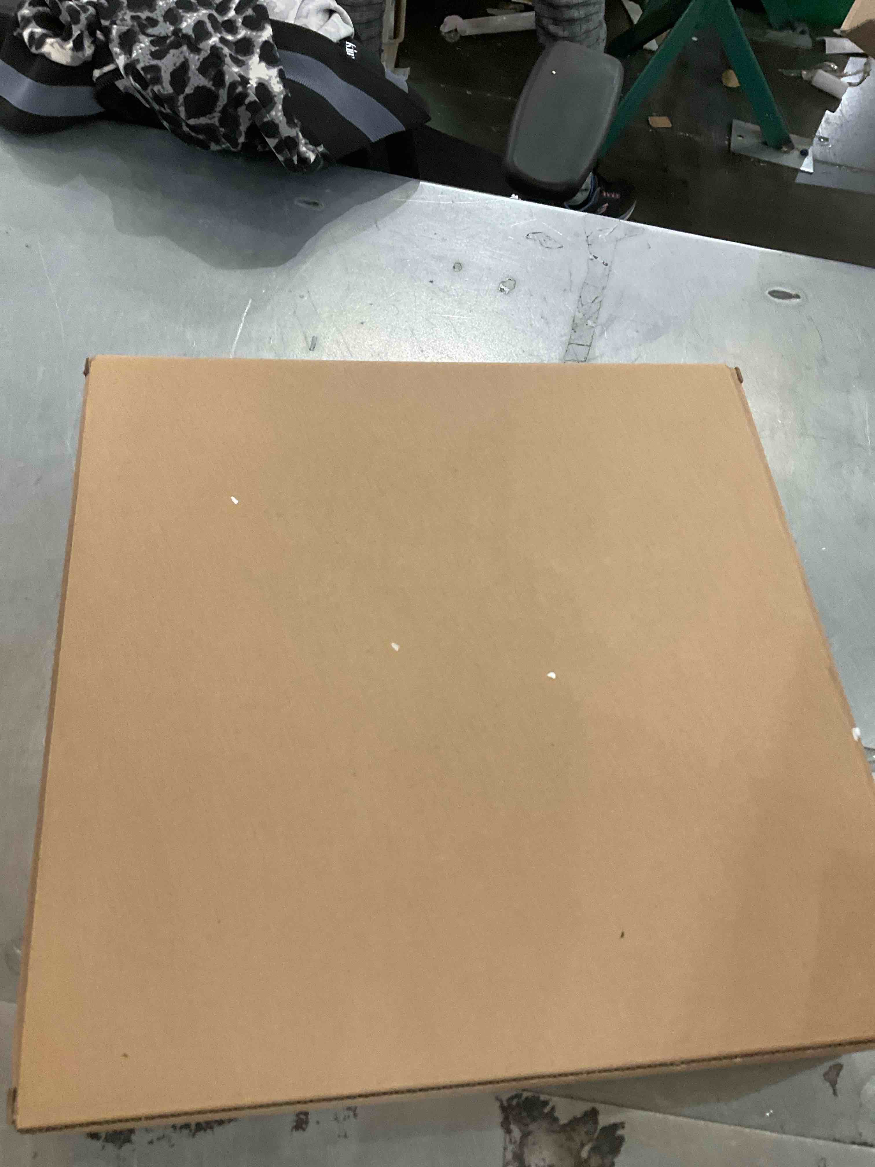 https://s3.amazonaws.com/lotting-images-prod/bidfta/PPE2492899_1746125989264.jpeg