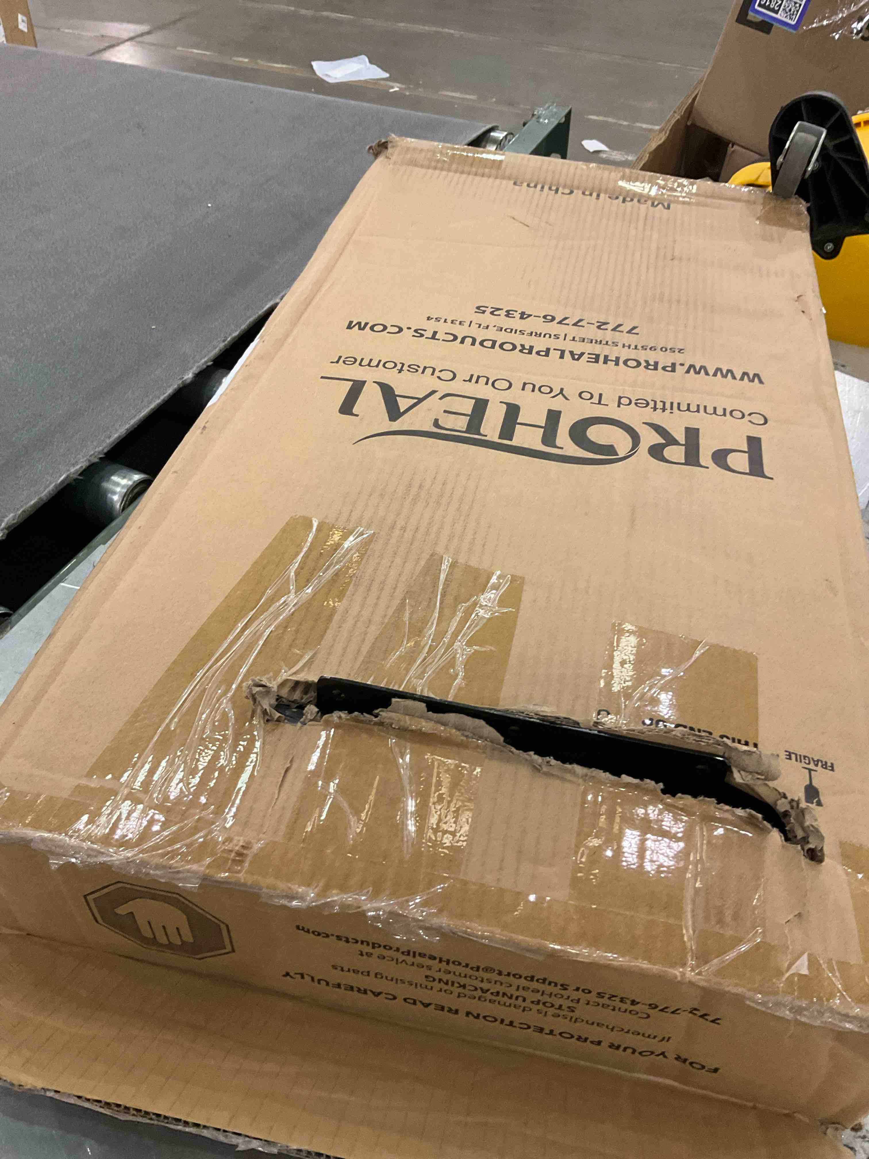 https://s3.amazonaws.com/lotting-images-prod/bidfta/PPE2492925_1746192737913.jpeg