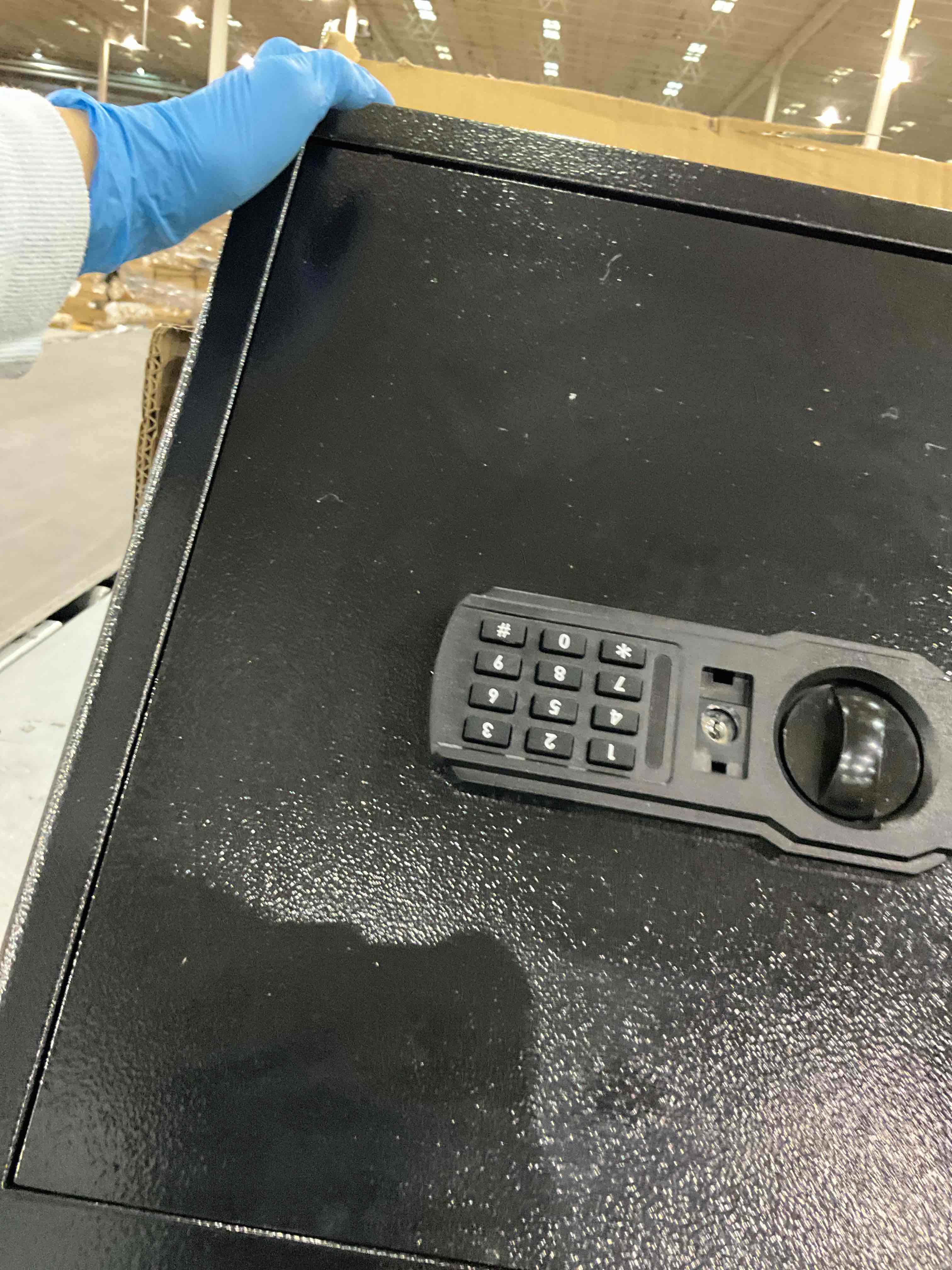 https://s3.amazonaws.com/lotting-images-prod/bidfta/PPE2493083_1746531343524.jpeg