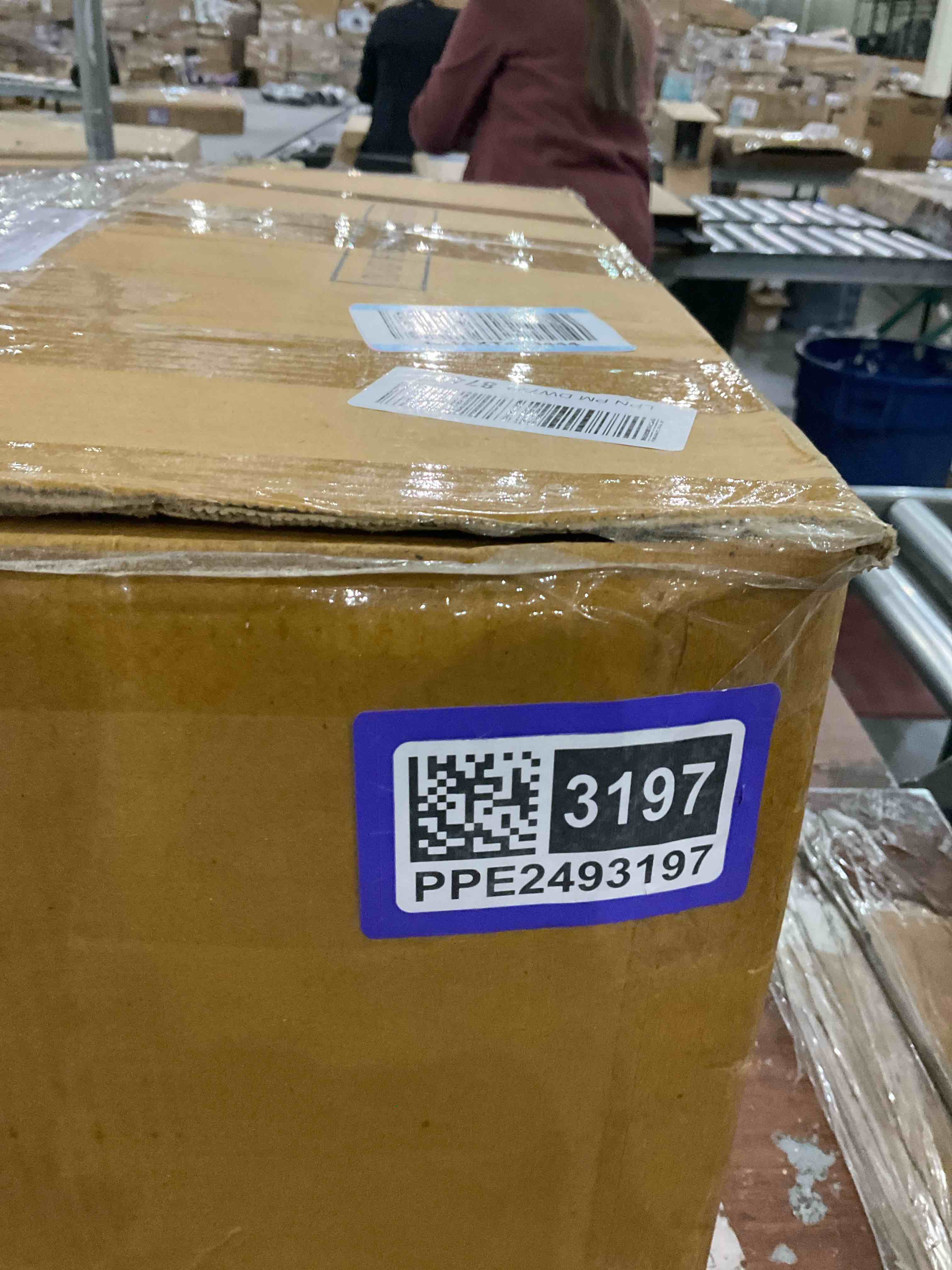 https://s3.amazonaws.com/lotting-images-prod/bidfta/PPE2493197_1746445552095.jpeg