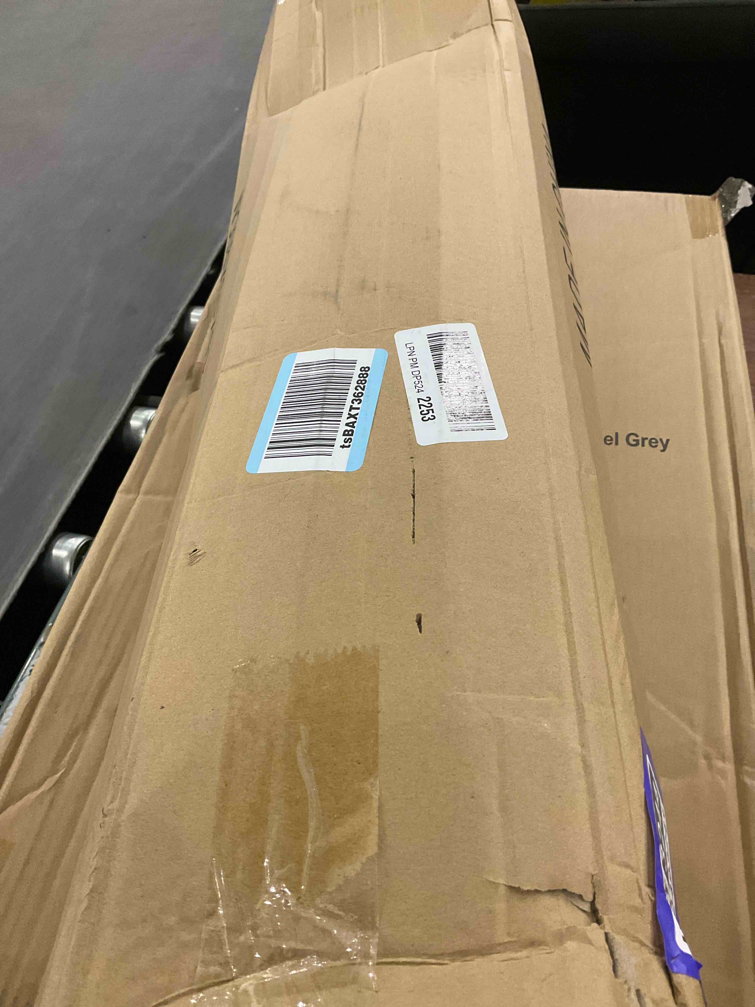 https://s3.amazonaws.com/lotting-images-prod/bidfta/PPE2493244_1746445746591.jpeg
