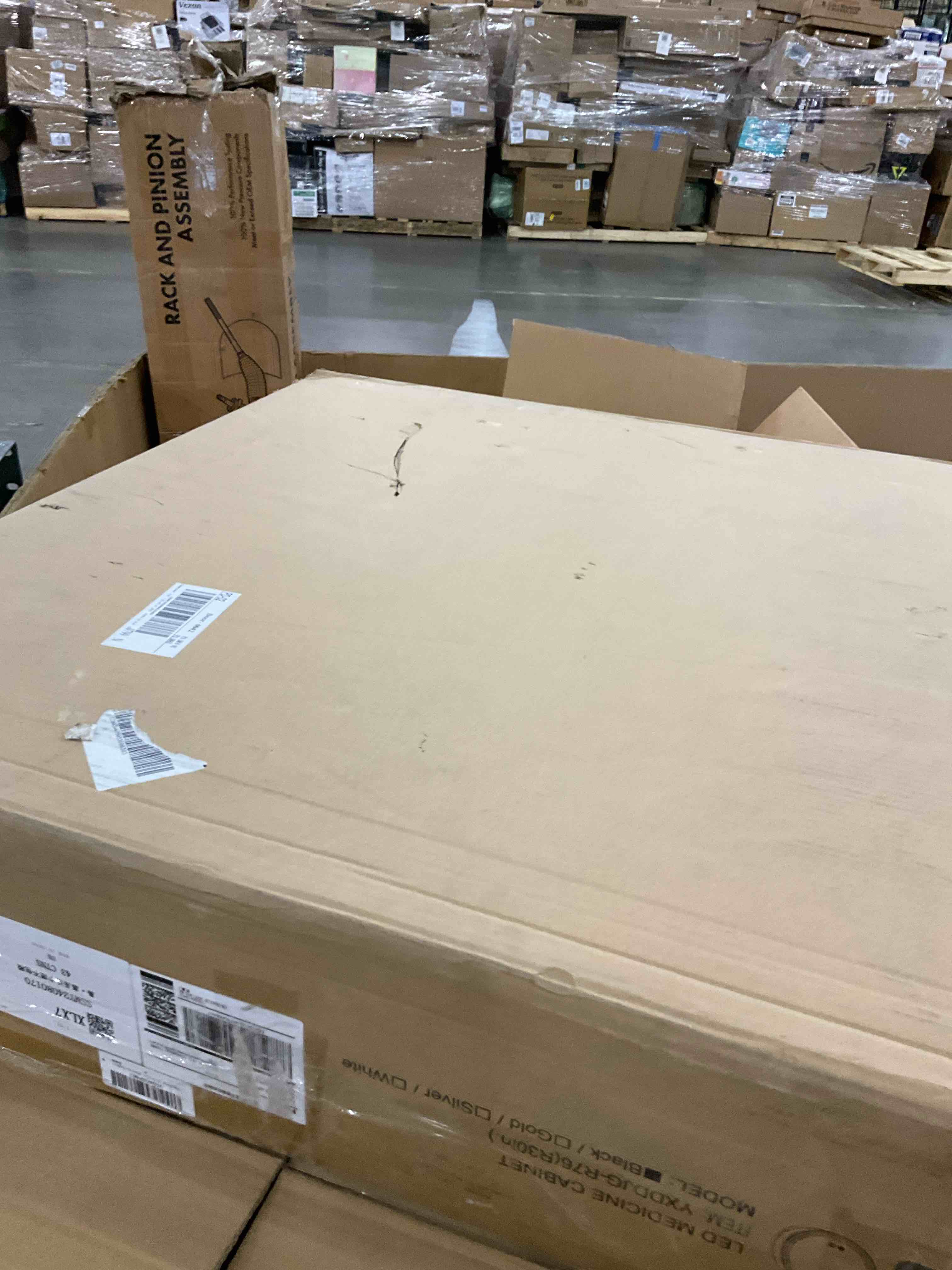 https://s3.amazonaws.com/lotting-images-prod/bidfta/PPE2493259_1746448515842.jpeg