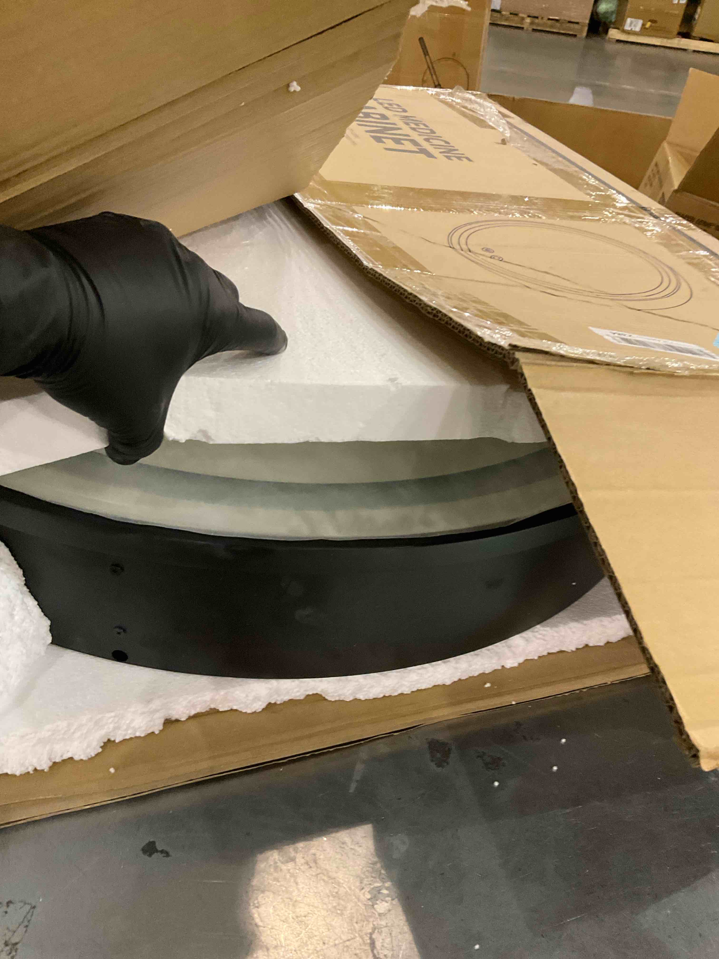 https://s3.amazonaws.com/lotting-images-prod/bidfta/PPE2493259_1746448590593.jpeg