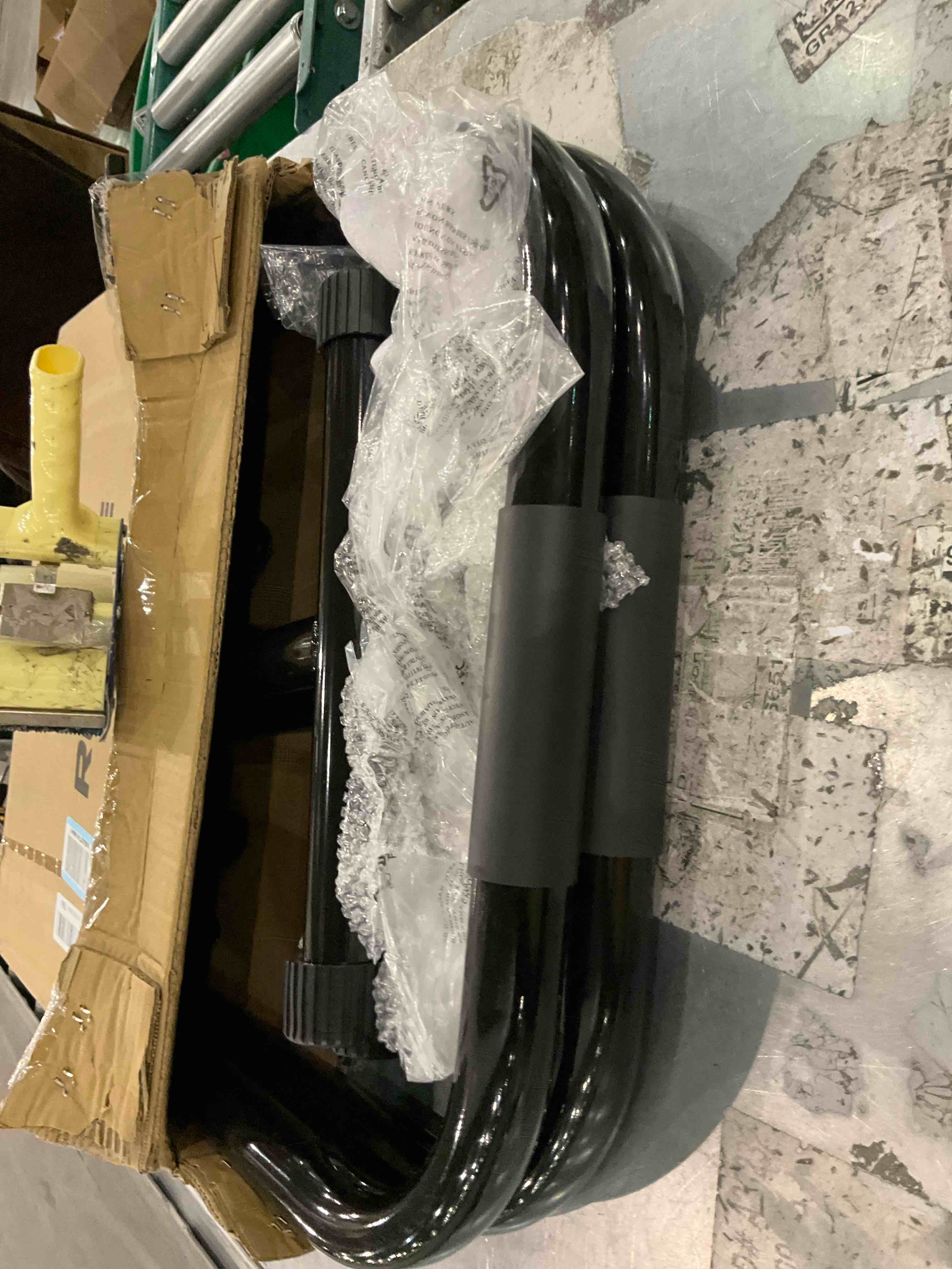 https://s3.amazonaws.com/lotting-images-prod/bidfta/PPE2493272_1746445725261.jpeg