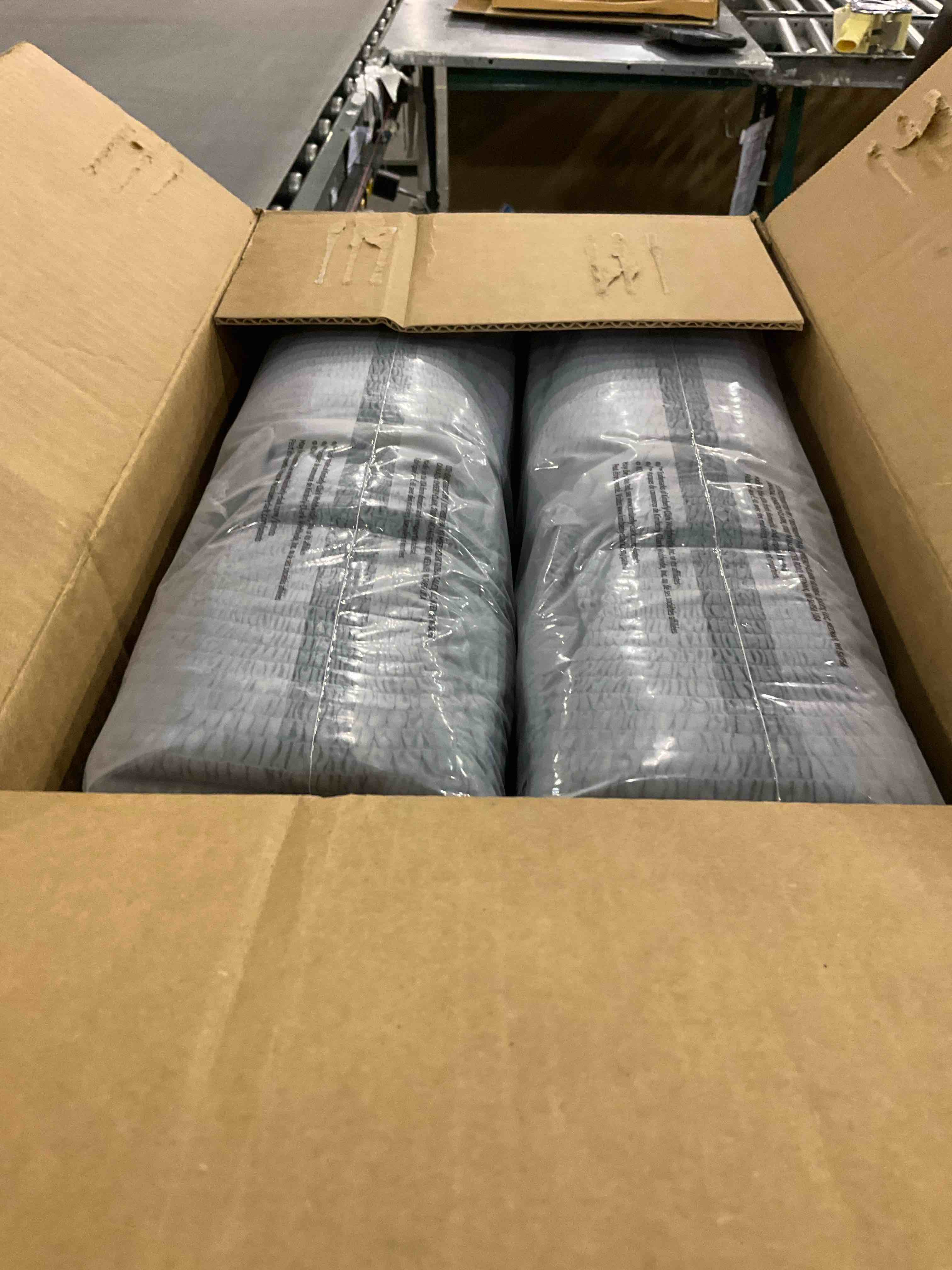 https://s3.amazonaws.com/lotting-images-prod/bidfta/PPE2493273_1746445801258.jpeg