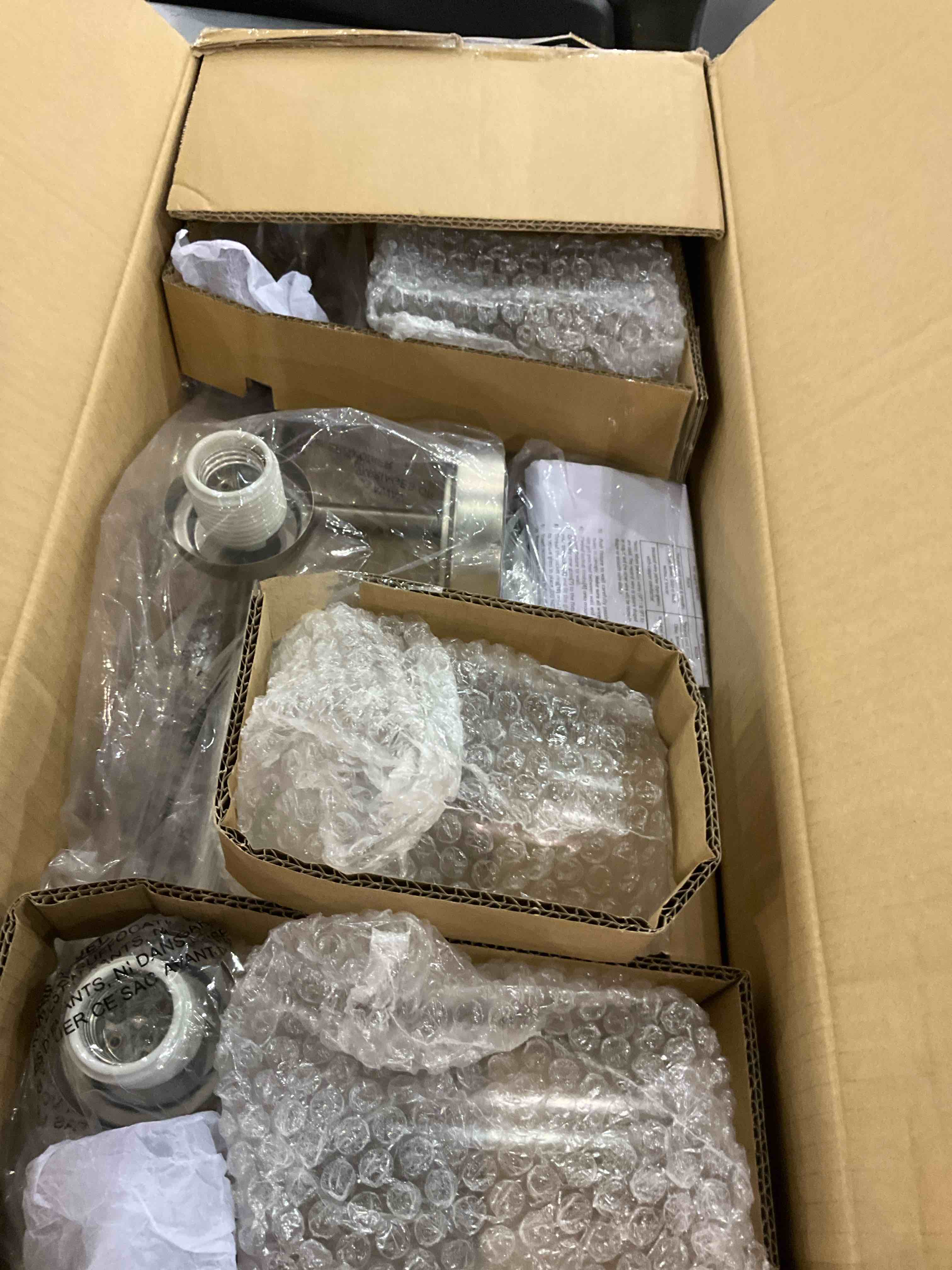 https://s3.amazonaws.com/lotting-images-prod/bidfta/PPE2493305_1746446786957.jpeg