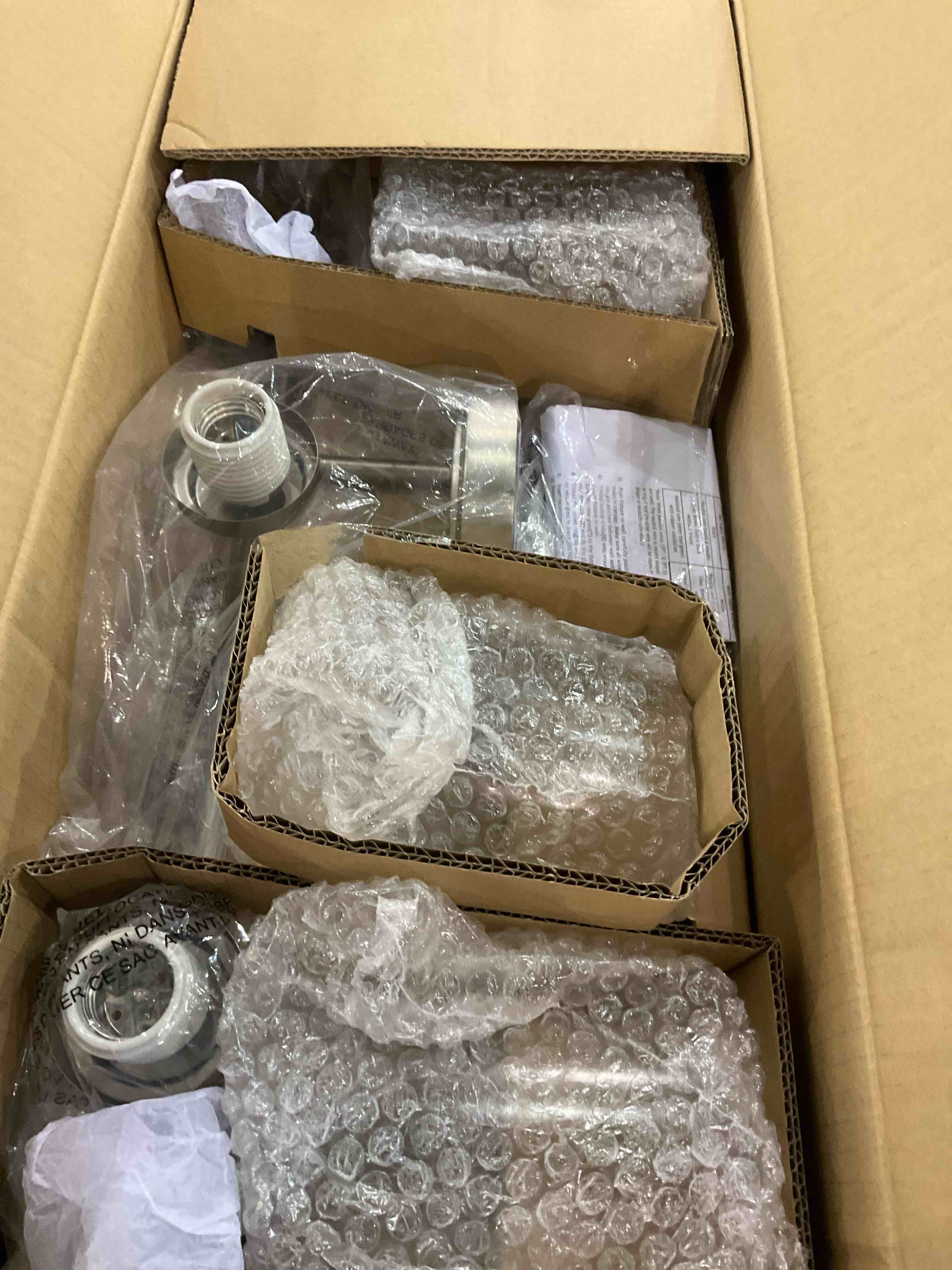 https://s3.amazonaws.com/lotting-images-prod/bidfta/PPE2493305_1746446788171.jpeg