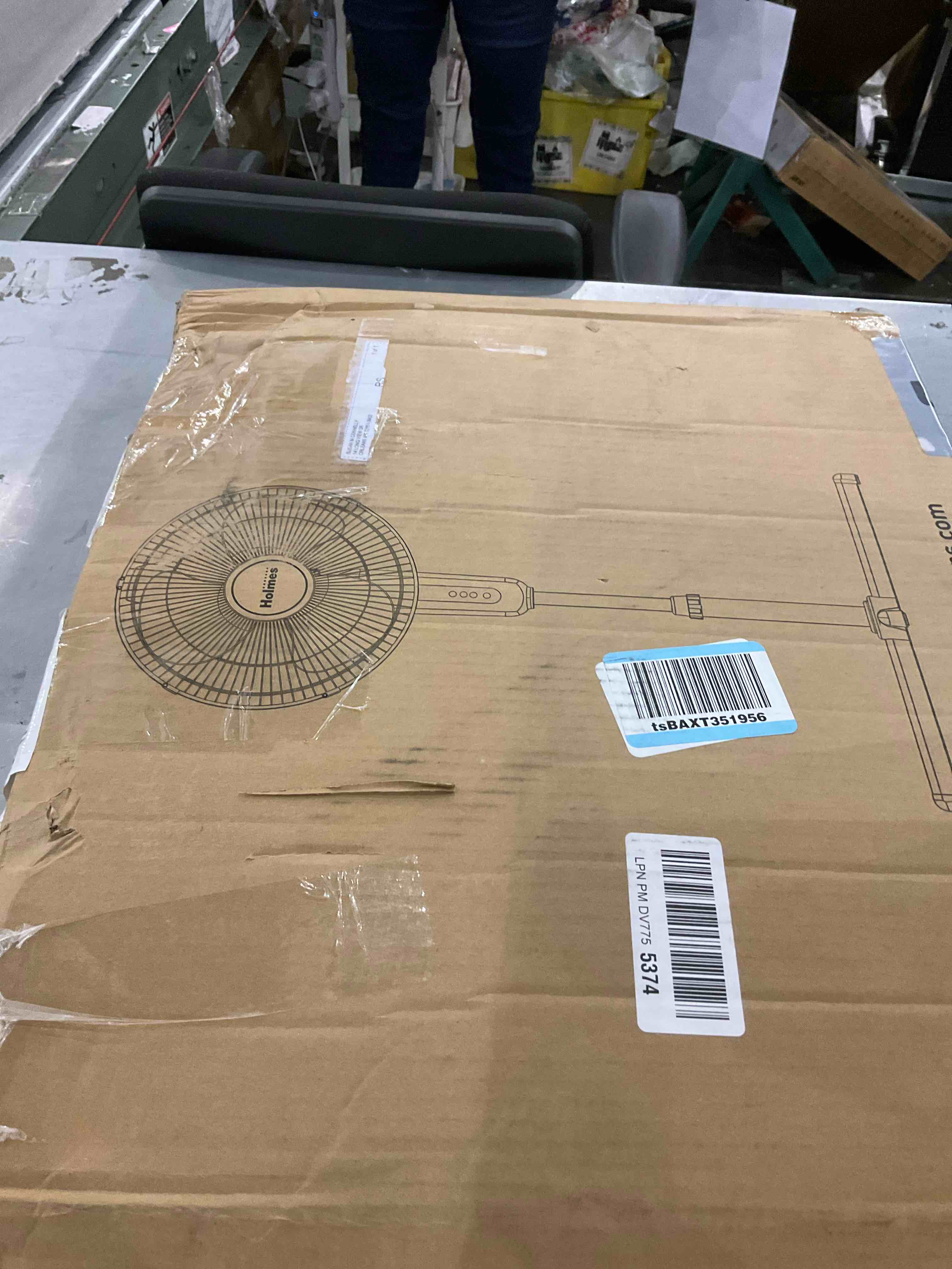https://s3.amazonaws.com/lotting-images-prod/bidfta/PPE2493326_1746447579895.jpeg