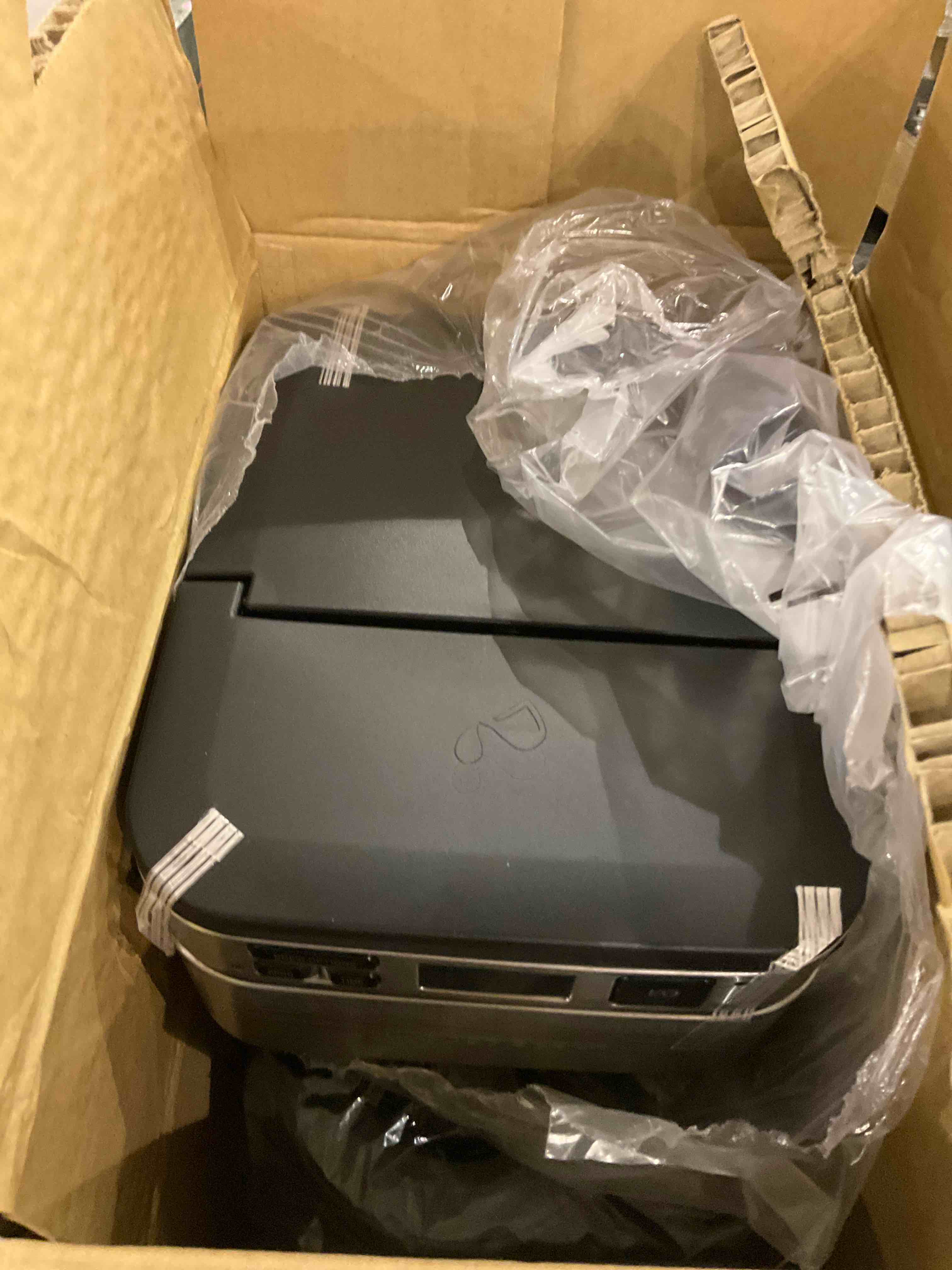 https://s3.amazonaws.com/lotting-images-prod/bidfta/PPE2493340_1746447985907.jpeg