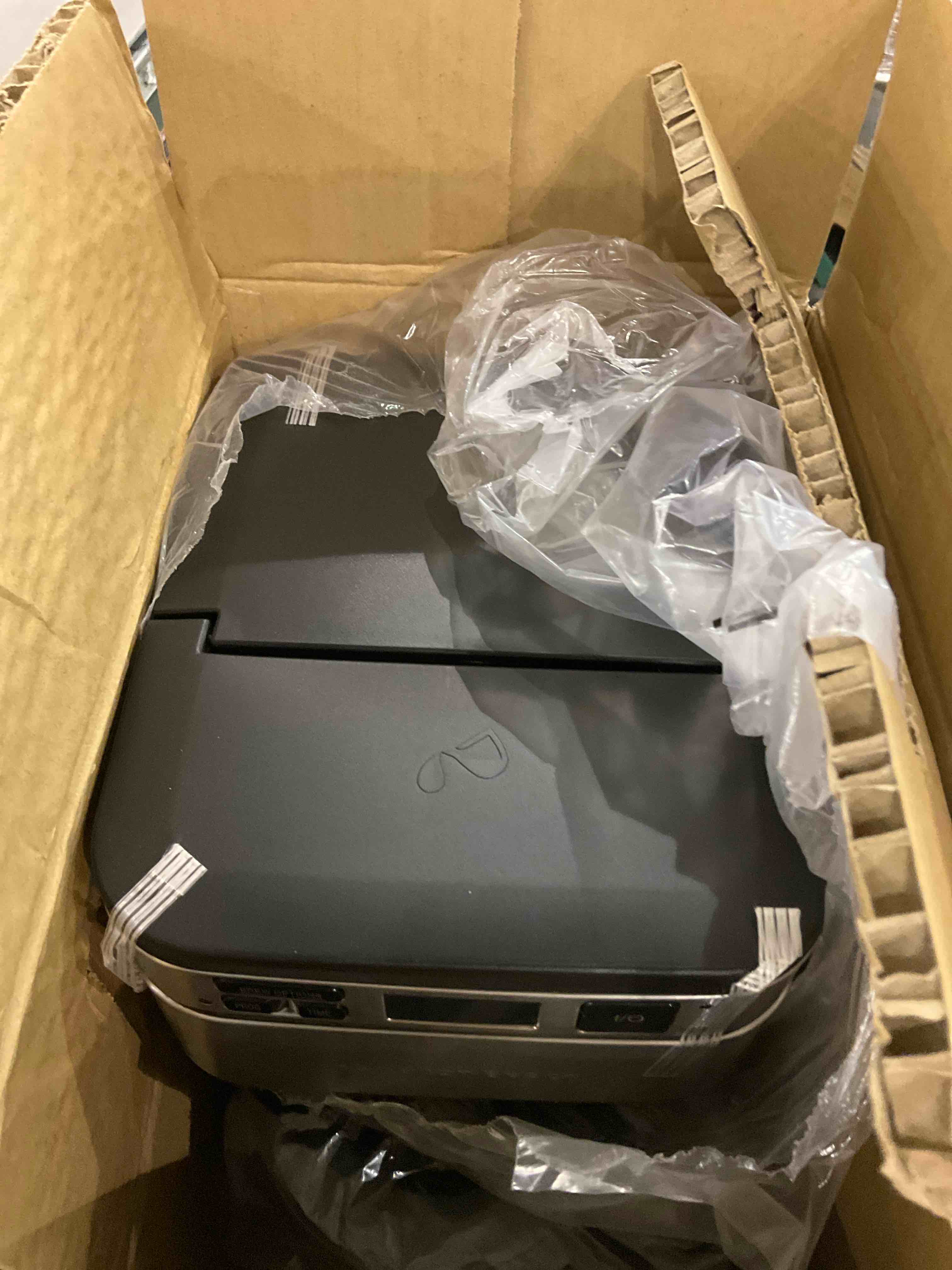 https://s3.amazonaws.com/lotting-images-prod/bidfta/PPE2493340_1746447986803.jpeg